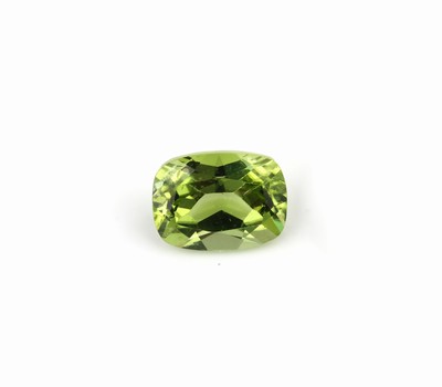 26779720a - Lot 4 peridot-pairs total approx. 13.56 ct