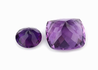 26779739a - 2 loose amethysts total approx. 24.1 ct