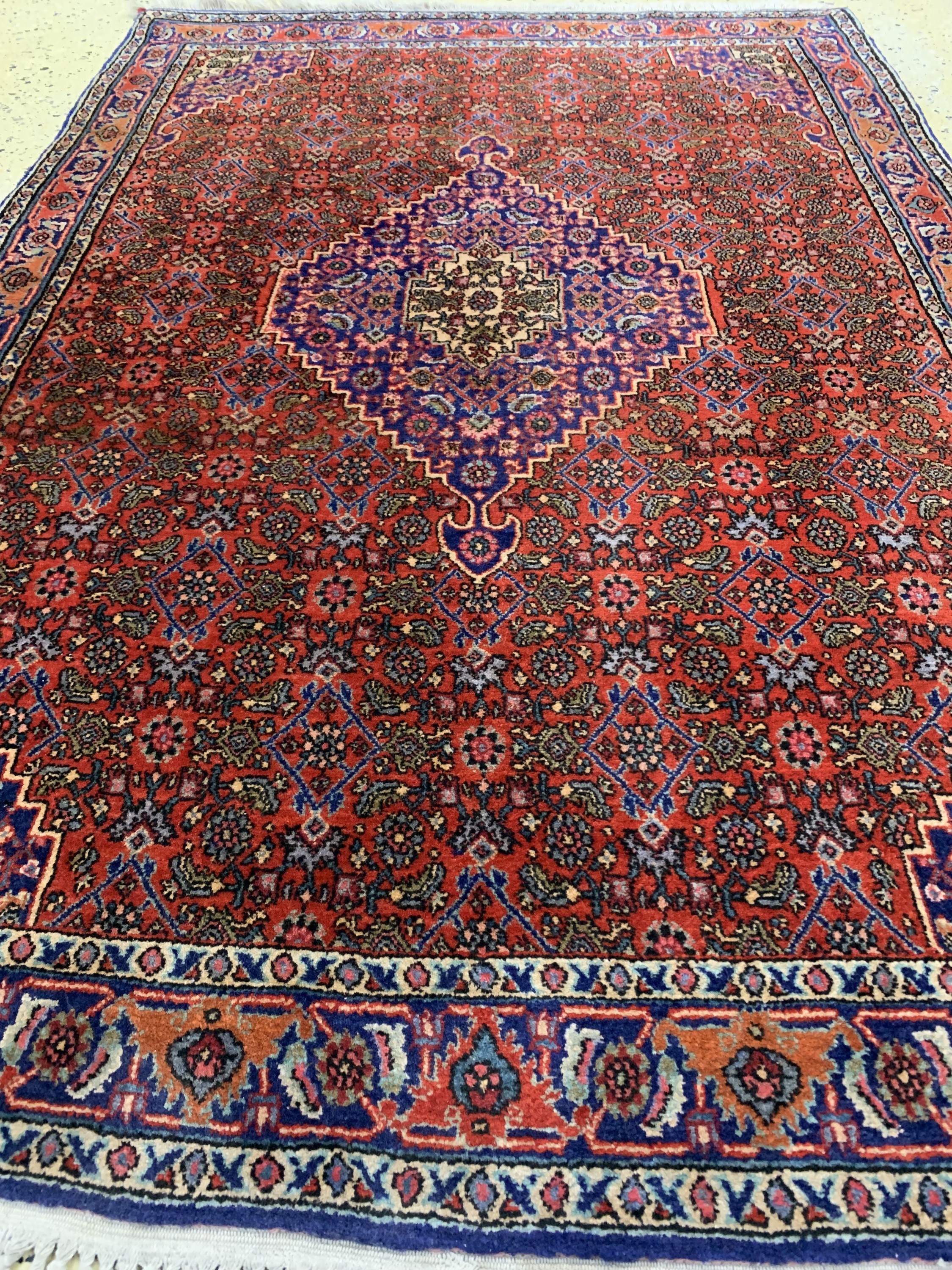 Detail c: Bidjar, Persien, Ende 20.Jhd, Wolle auf Baumwolle, ca. 160 x 114 cm, Reinigungsbedürftig, EHZ: 2