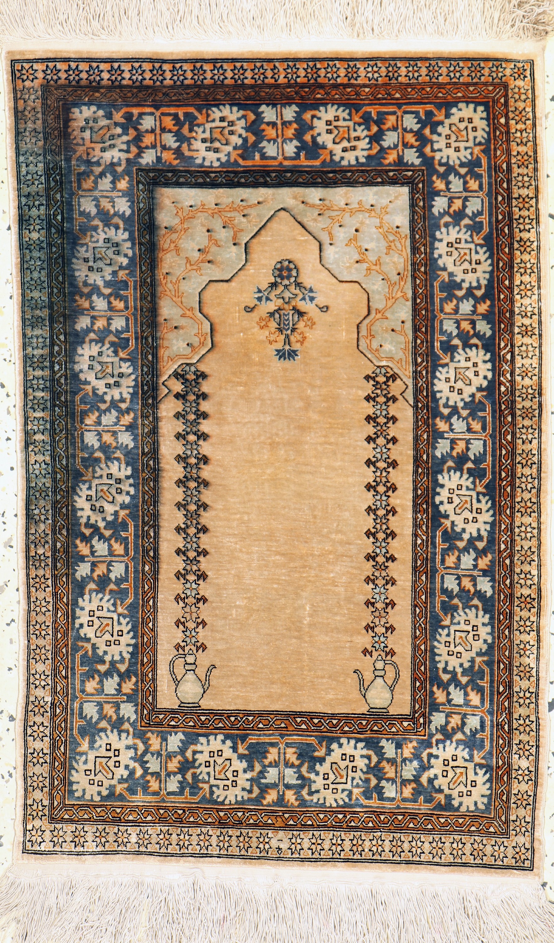 Hereke Seide fein, Türkei, Mitte 20.Jhd, reine Naturseide, ca. 80 x 53 cm, ca. 1,0 Mio.Kn/qm, verfärbt, EHZ: 2