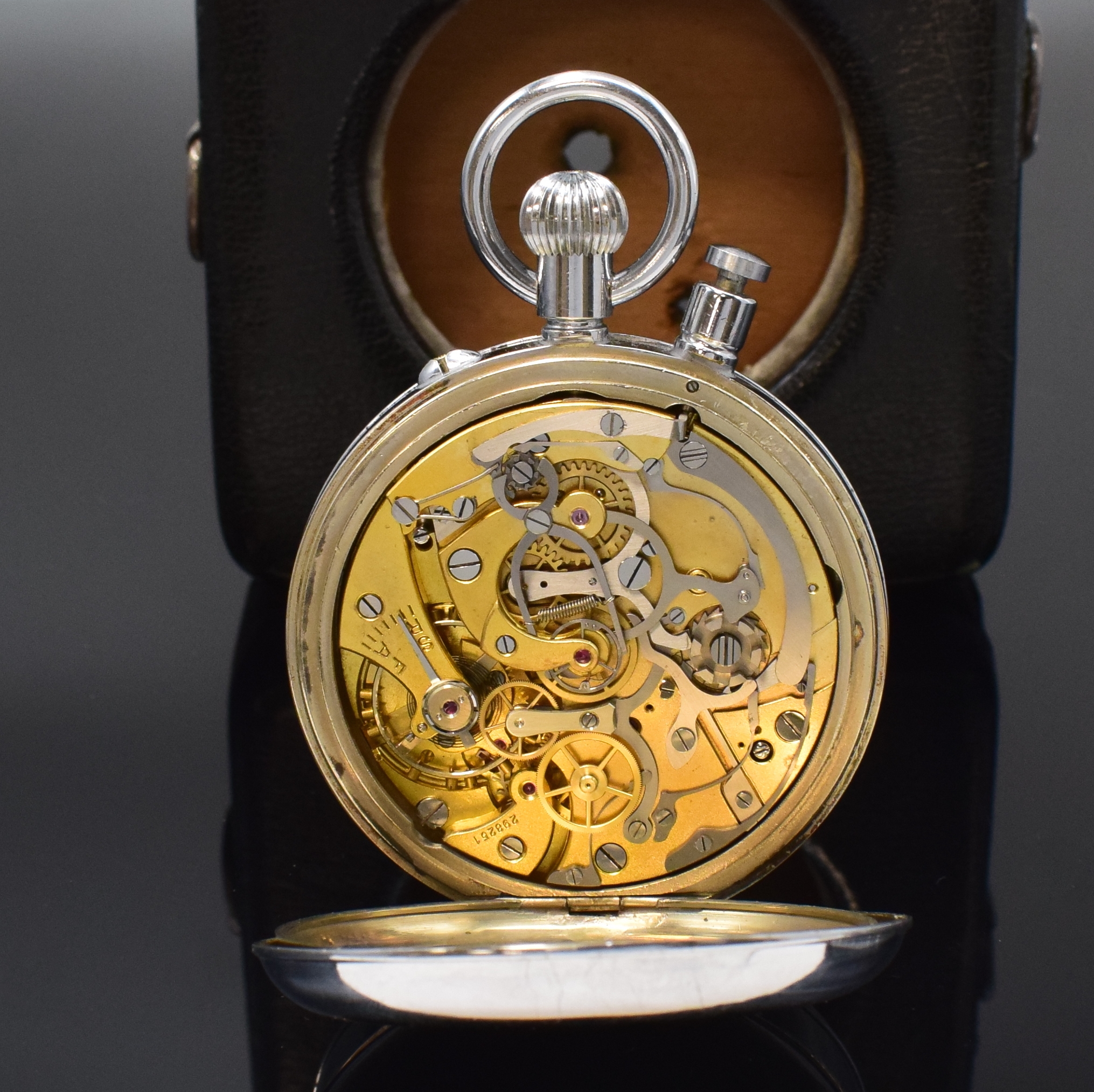 Detail c: JAQUET / LEMANIA großer Taschen-Chronograph mit Rattrapante in original Box, Schweiz um 1950, verchromtes Scharniergeh., weißes Zifferbl. m. arab. ...
