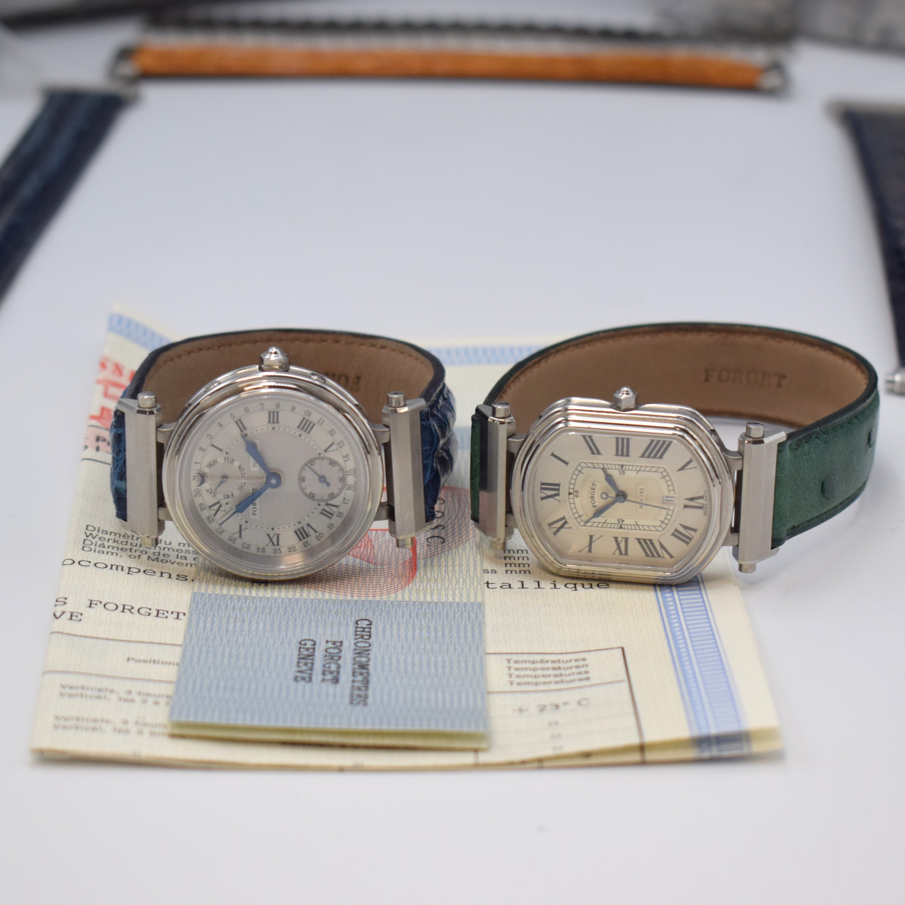 Detail a: Konvolut Forget 4 Armbanduhren und großes Lot an Forget Ersatzteilen, Schweiz 1990er Jahre, Uhren alle Automatik und beids. vergl. an orig. ...