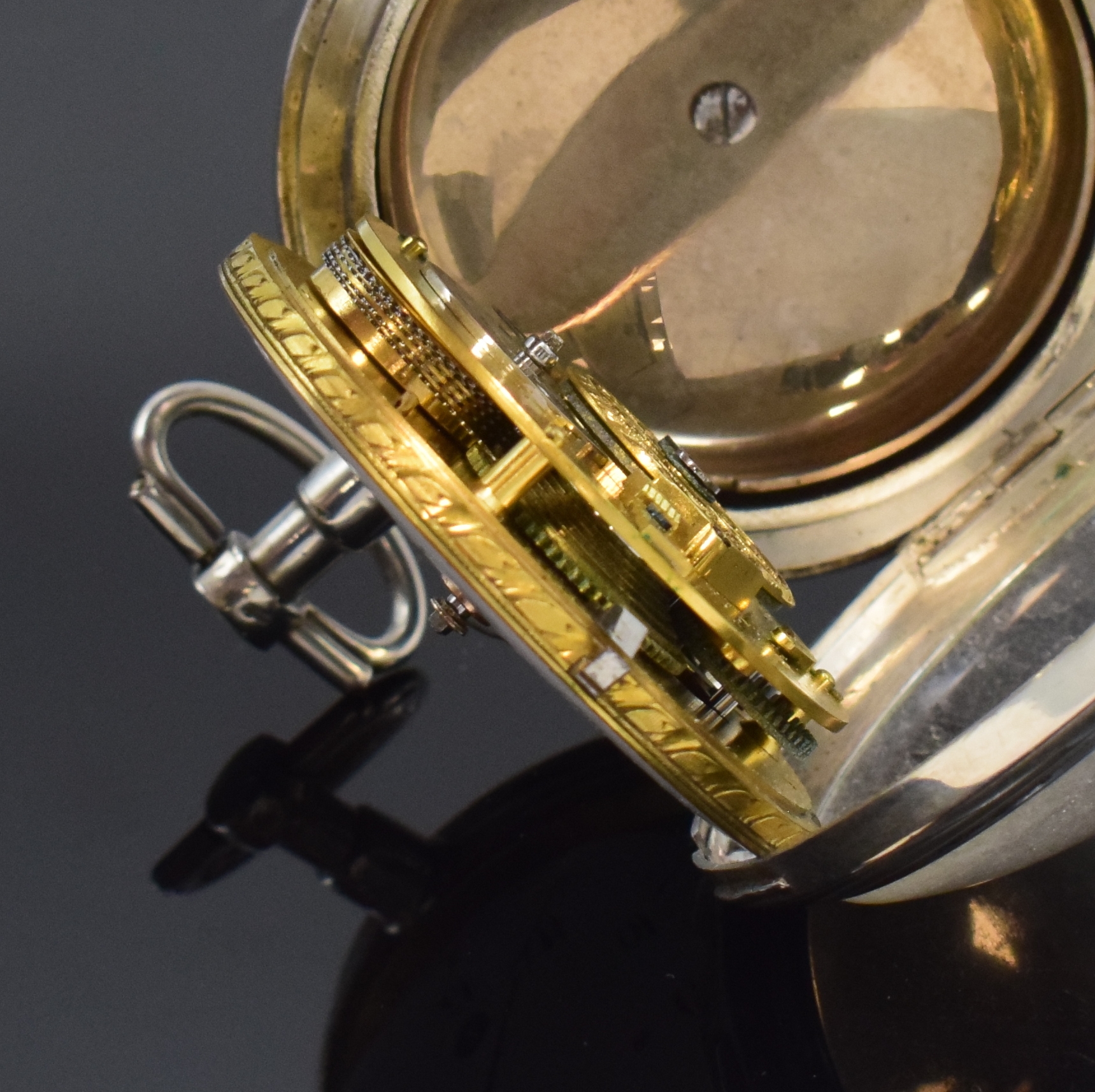 Detail e: LECHOPIEAINE à Paris Spindeltaschenuhr mit Wecker in Silber, Frankreich um 1820, Schlüsselaufzug, schweres glattes Geh., Lünette zu richten, ...
