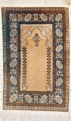 Image 26779810 - Hereke silk fine, Turkey, mid-20th century, pure natural silk, approx. 80 x 53 cm, approx.1.0 million kn/sm, discolored, condition: 2. Rugs, Carpets & Flatweaves