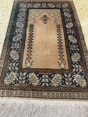 26779810d - Hereke silk fine, Turkey, mid-20th century, pure natural silk, approx. 80 x 53 cm, approx.1.0 million kn/sm, discolored, condition: 2. Rugs, Carpets & Flatweaves