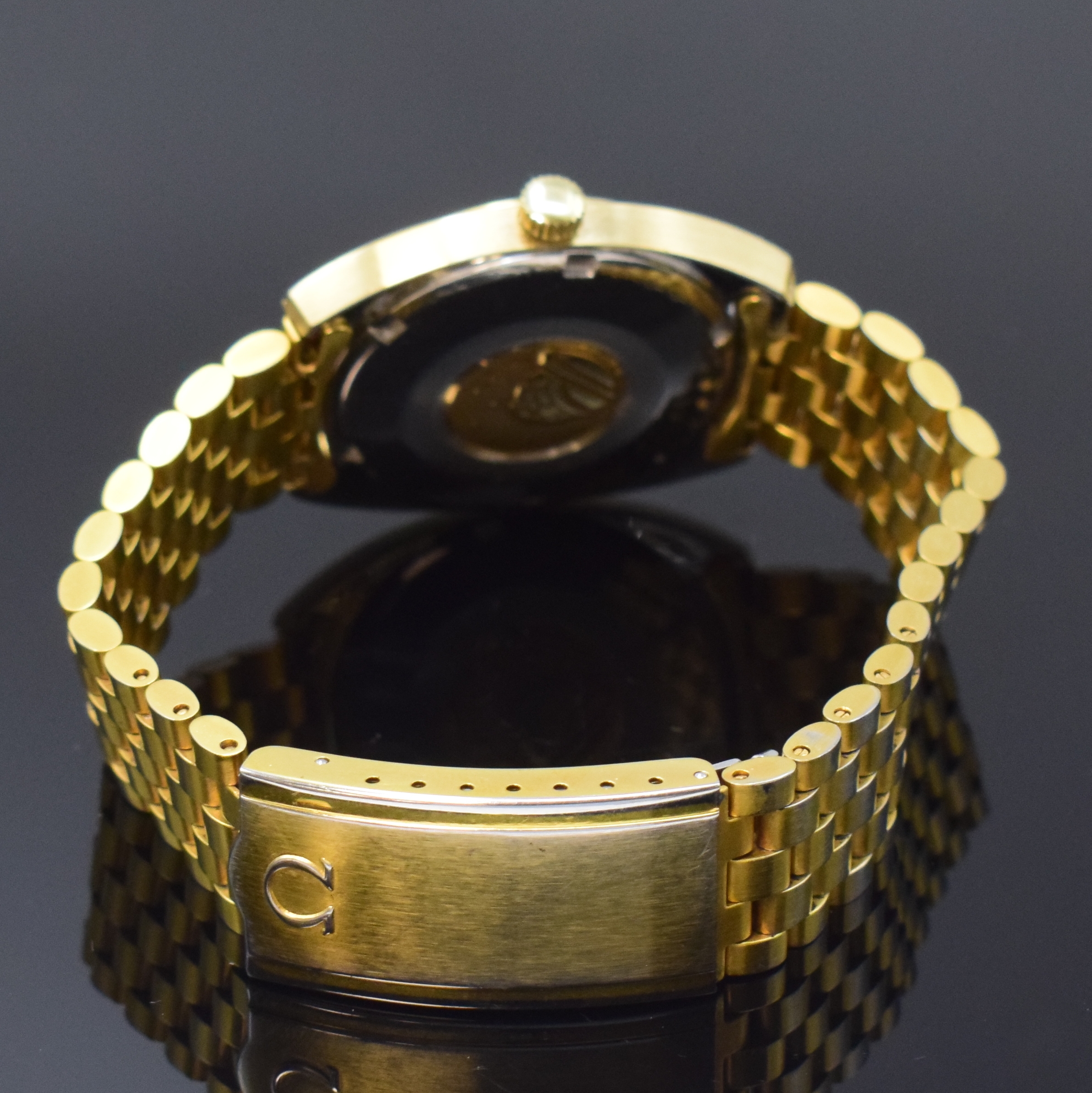 Detail b: OMEGA Constellation Armbandchronometer in Stahl/Goldhaube Referenz 168.017SP, Schweiz um 1970, Automatik, gold. Sternwarten-Plakette auf verschr. ...