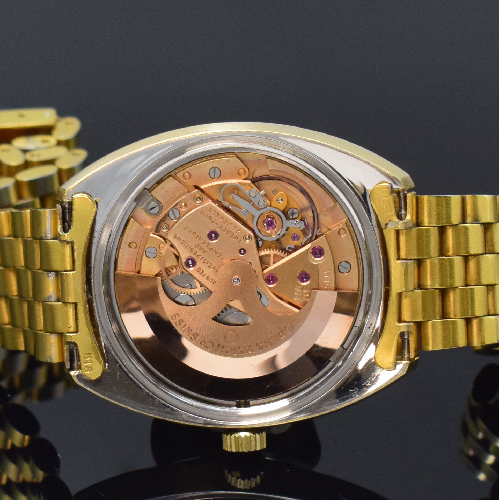 Detail f: OMEGA Constellation Armbandchronometer in Stahl/Goldhaube Referenz 168.017SP, Schweiz um 1970, Automatik, gold. Sternwarten-Plakette auf verschr. ...