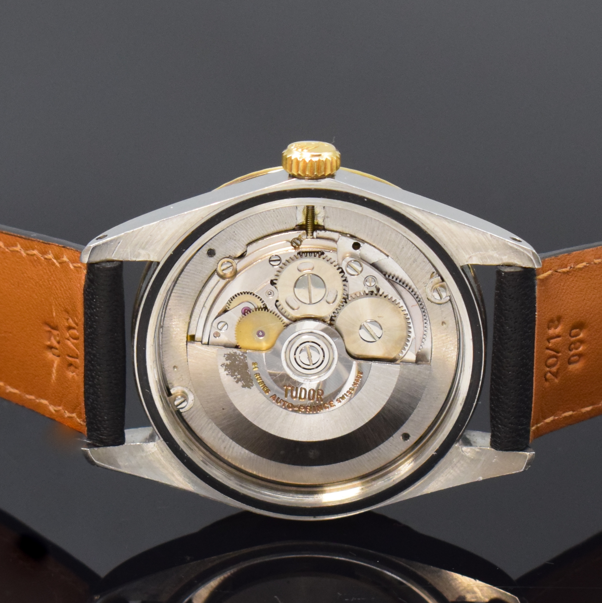 Detail d: TUDOR Oyster Date-Day Referenz 7019/3 Herrenarmbanduhr in Stahl/Gold, Schweiz um 1970, Automatik, unpoliertes Oystergeh. m. Riffel-Lünette, Boden u. ...