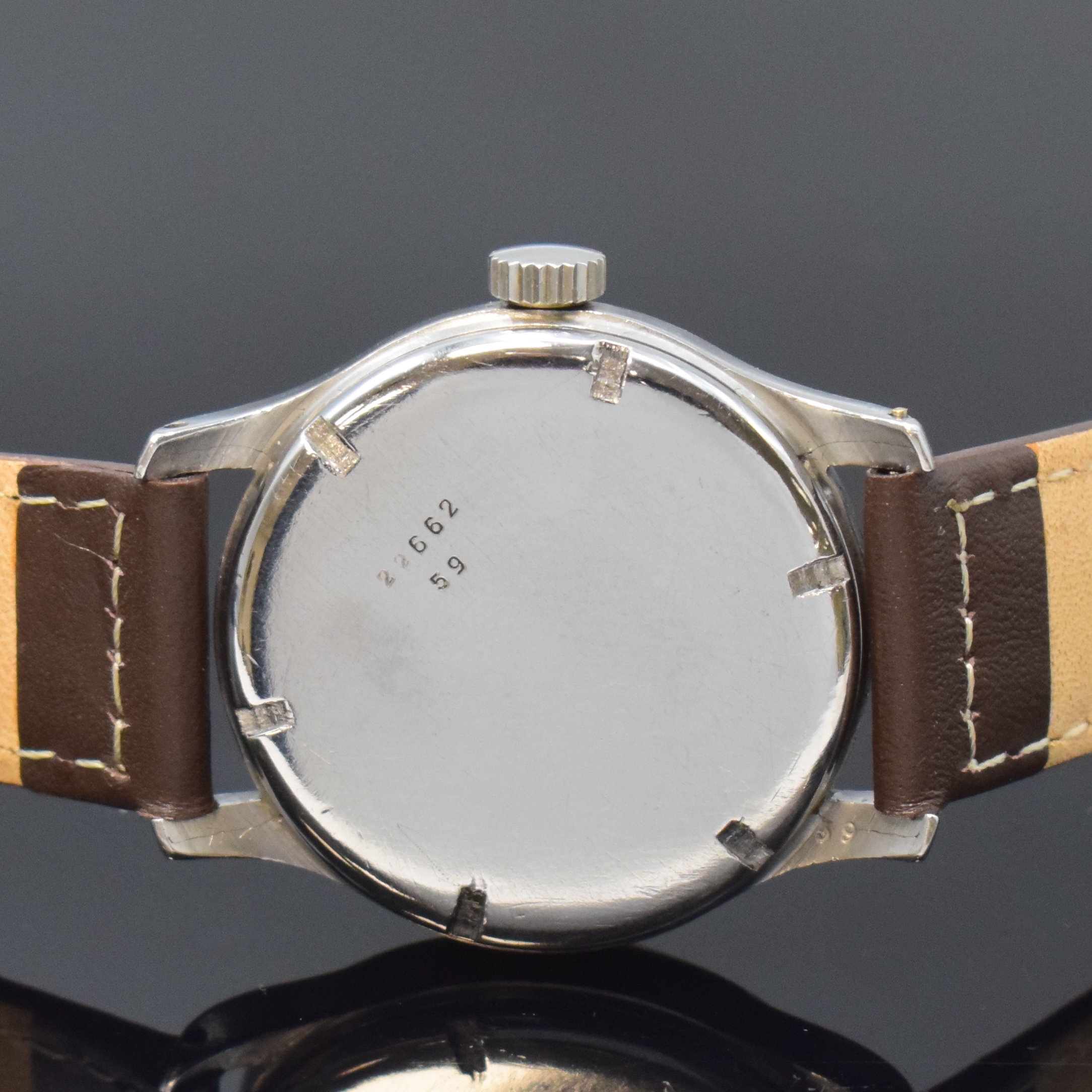 Detail c: LONGINES verschraubte Armbanduhr Referenz 22662 in Stahl, Schweiz um 1944, Handaufzug, 2-tlg. Geh., silb. Zifferbl. pat., silb. arab. Zahlen, silb. ...