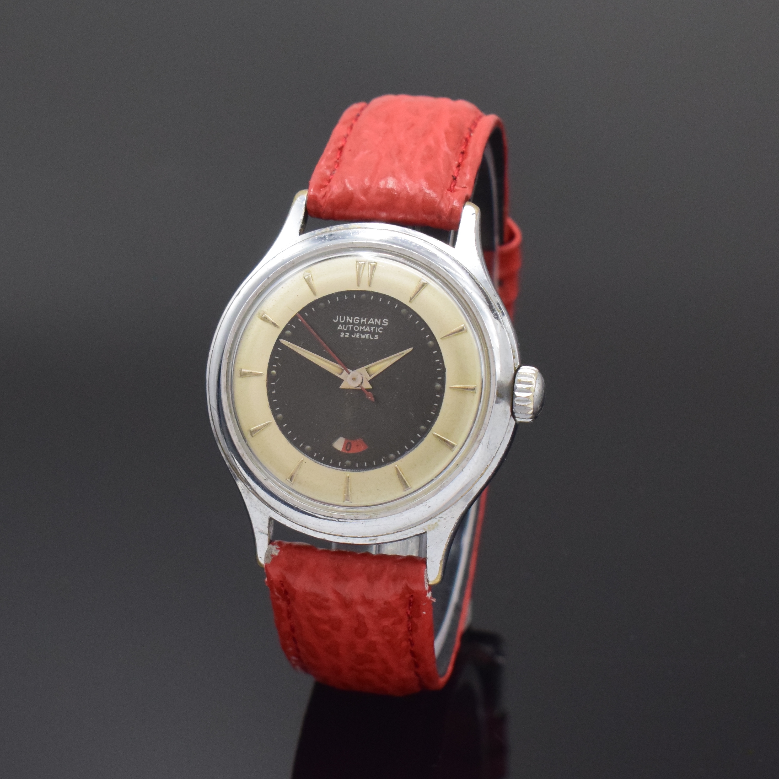 JUNGHANS Automatik Armbanduhr mit Gangreserveanzeige Kaliber 80/12, Deutschland um 1952, 2-tlg. verchr. Geh. m. verschr. Stahlboden, schwarzes ...