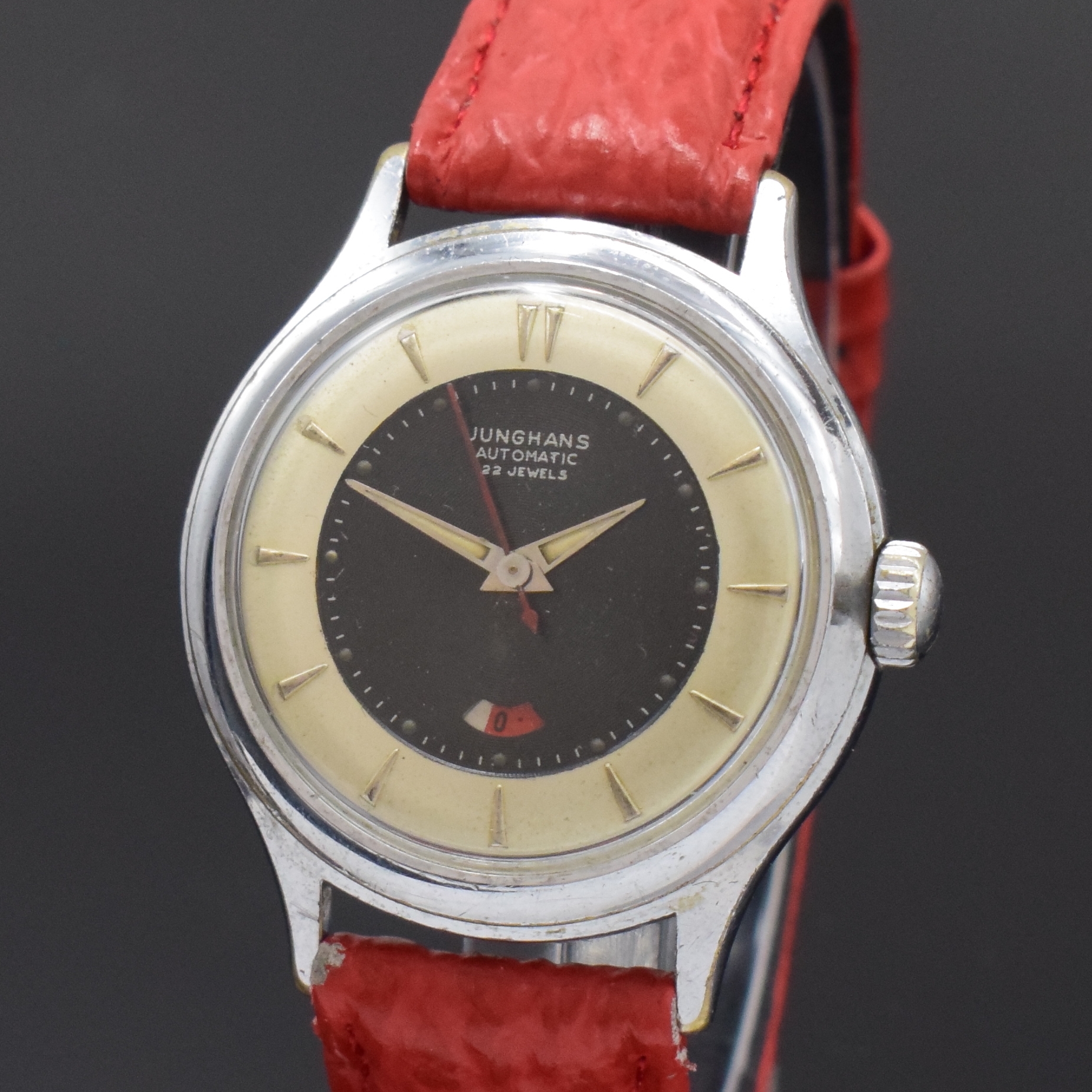 Detail a: JUNGHANS Automatik Armbanduhr mit Gangreserveanzeige Kaliber 80/12, Deutschland um 1952, 2-tlg. verchr. Geh. m. verschr. Stahlboden, schwarzes ...