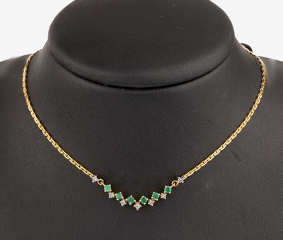 Image 26779960 - 14 kt gold emerald-diamond necklace