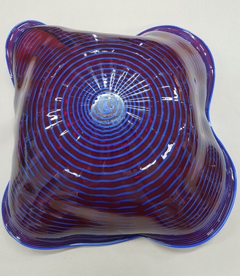 26779967e - Large bowl, Alberto Dona Murano, wine-red glass with a blue combed spiral, curved several times, signed on the base, H. approx. 17cm, D. approx. 50cm