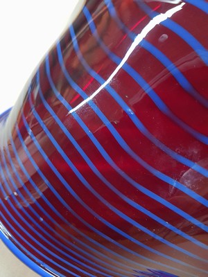 26779967g - Large bowl, Alberto Dona Murano, wine-red glass with a blue combed spiral, curved several times, signed on the base, H. approx. 17cm, D. approx. 50cm