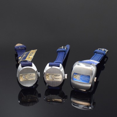 Image 26779971 - PALLAS / Mauthe 3 rare nearly mint digital lady`s wristwatches, Switzerland around 1975, manual winding, chrome-plated cases, pressed on steel backs, digital display of the hour and minutes, 2 x Pallas Eppo with silvered dial, 1 x Mauthe Digital with blue dial, nickel plated movements calibre Otero 236, 17 jewels, Pallas diameter approx. 24 mm, Mauthe measures approx. 32 x 27 mm, overhaul recommended at buyer's expense, condition 1-2, property of a collector