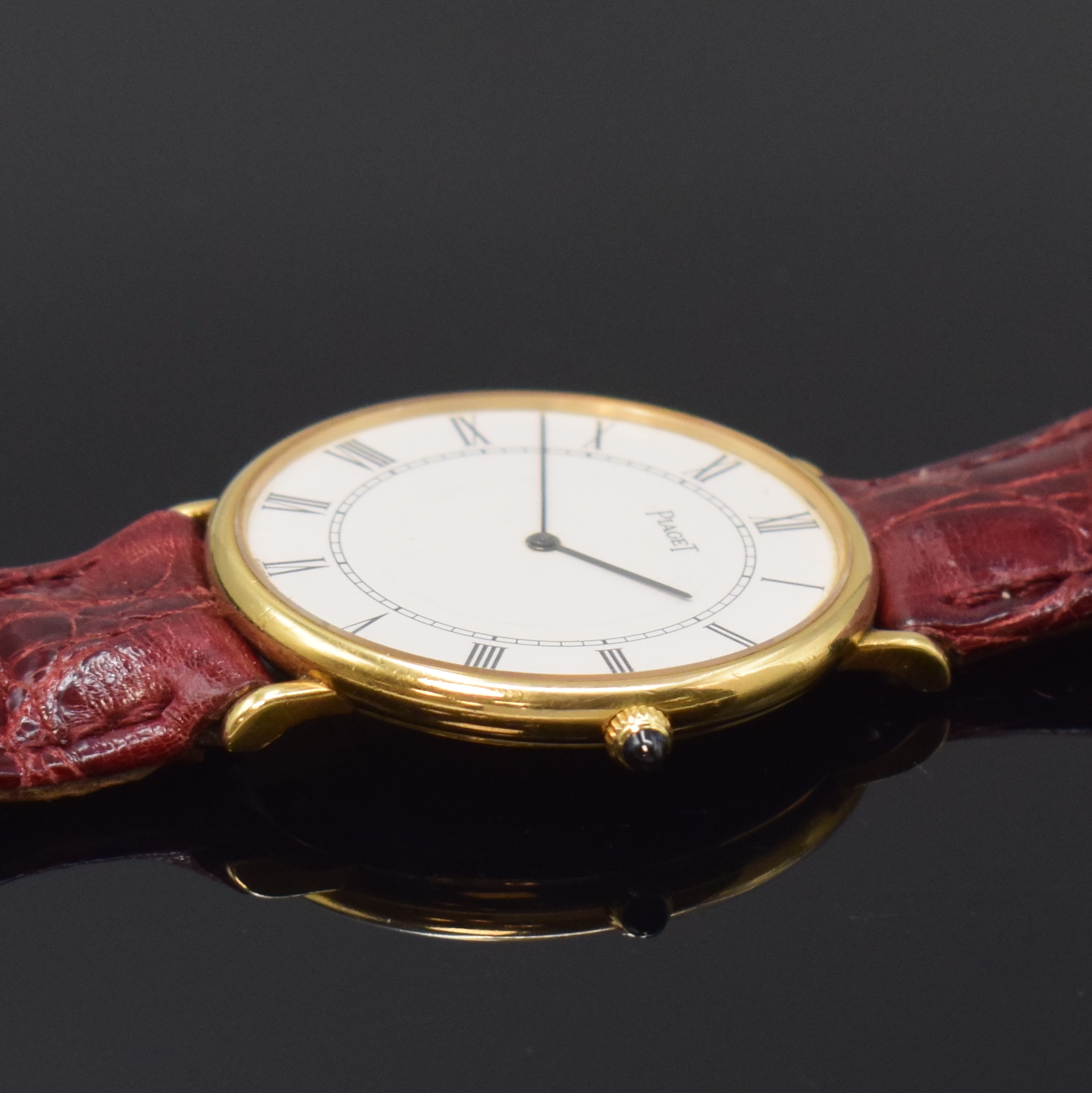 Detail b: PIAGET Referenz 9035 flache und elegante Armbanduhr in GG 750/000, Schweiz um 1970, Handaufzug, 2-tlg. Geh., Boden aufgedr., weißes Zifferbl. pat., ...