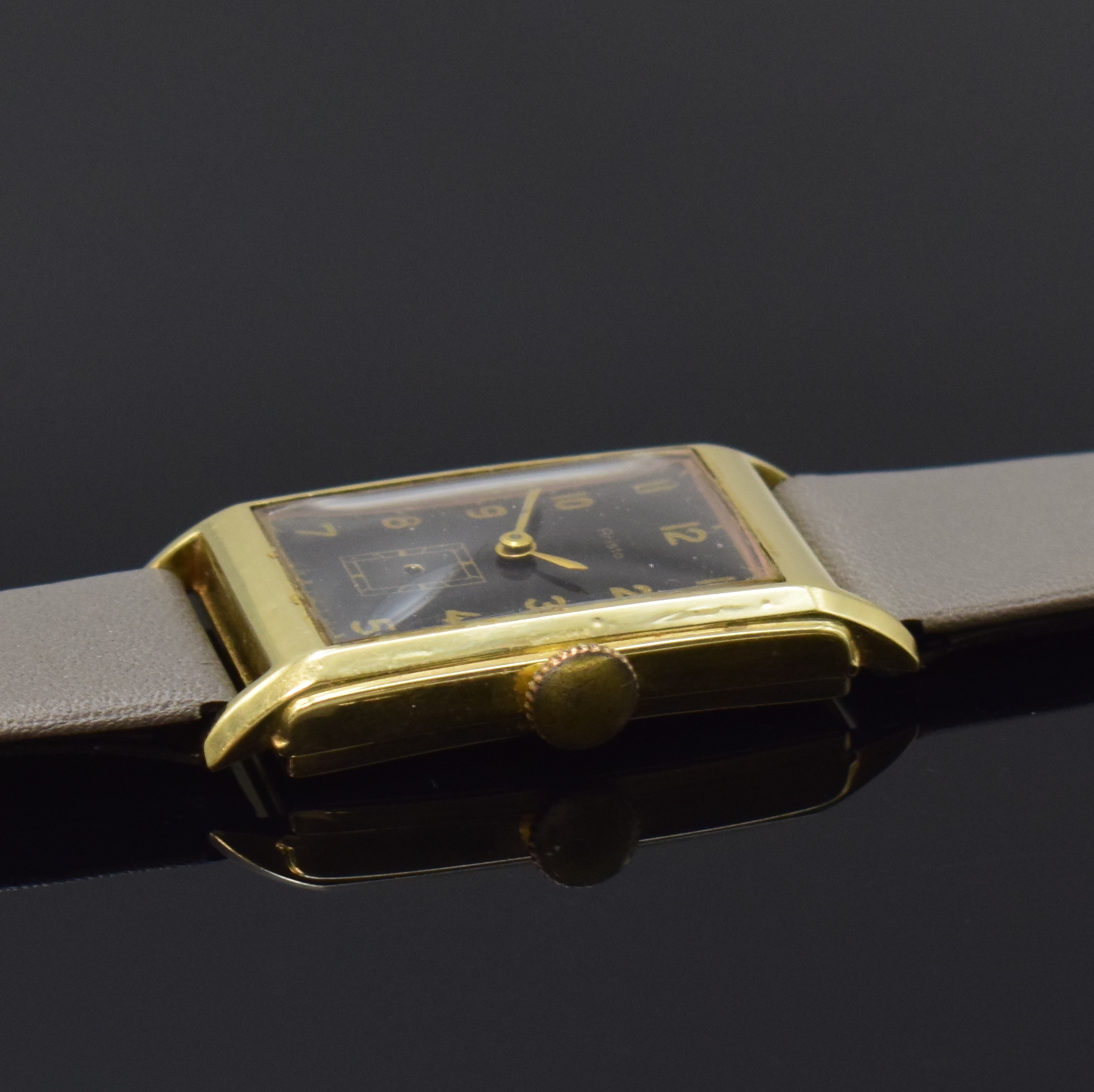 Detail b: UROFA / Aristo rechteckige Armbanduhr Kaliber UROFA 58 in GG 585/000, Deutschland um 1935, Handaufzug, gestuftes Scharniergeh., schwarz. Zifferbl. ...