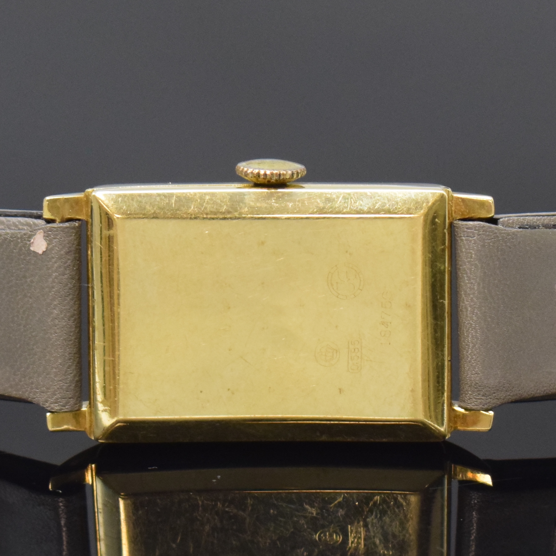 Detail c: UROFA / Aristo rechteckige Armbanduhr Kaliber UROFA 58 in GG 585/000, Deutschland um 1935, Handaufzug, gestuftes Scharniergeh., schwarz. Zifferbl. ...