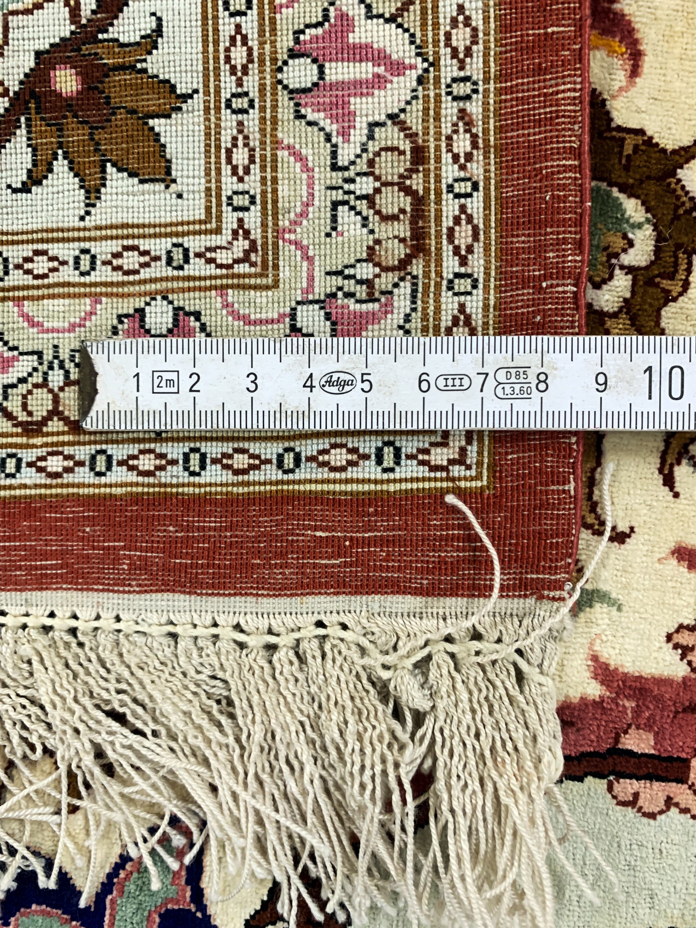 Detail g: Ghom Seide fein Persien, signiert(Mirmehdi), Ende 20.Jhd, reine Naturseide, ca. 200 x 137 cm, ca. 1,0 Mio. Kn/qm, EHZ: 1-2