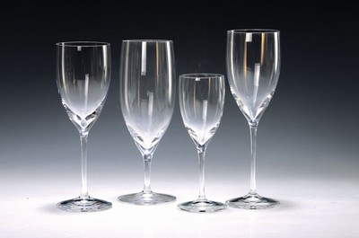 Image 26780070 - 52-piece glass service, Daum France, colorlessglass, 12 red wine glasses, 15 white wine glasses, 15 liqueur glasses, 10 beer glasses, with only slight traces of usage
