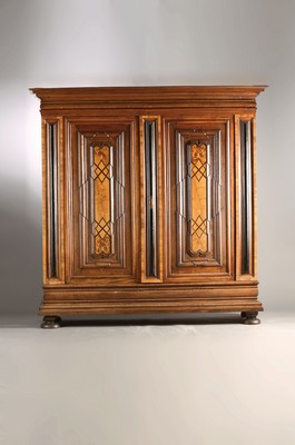 Image 26780169 - Baroque cupboard, around 1770, solid oak, 2 doors, made on a frame, doors with light decorative inlays, orig. Lock, 1 key, approx. 218 x 214 x 70 cm, condition 2