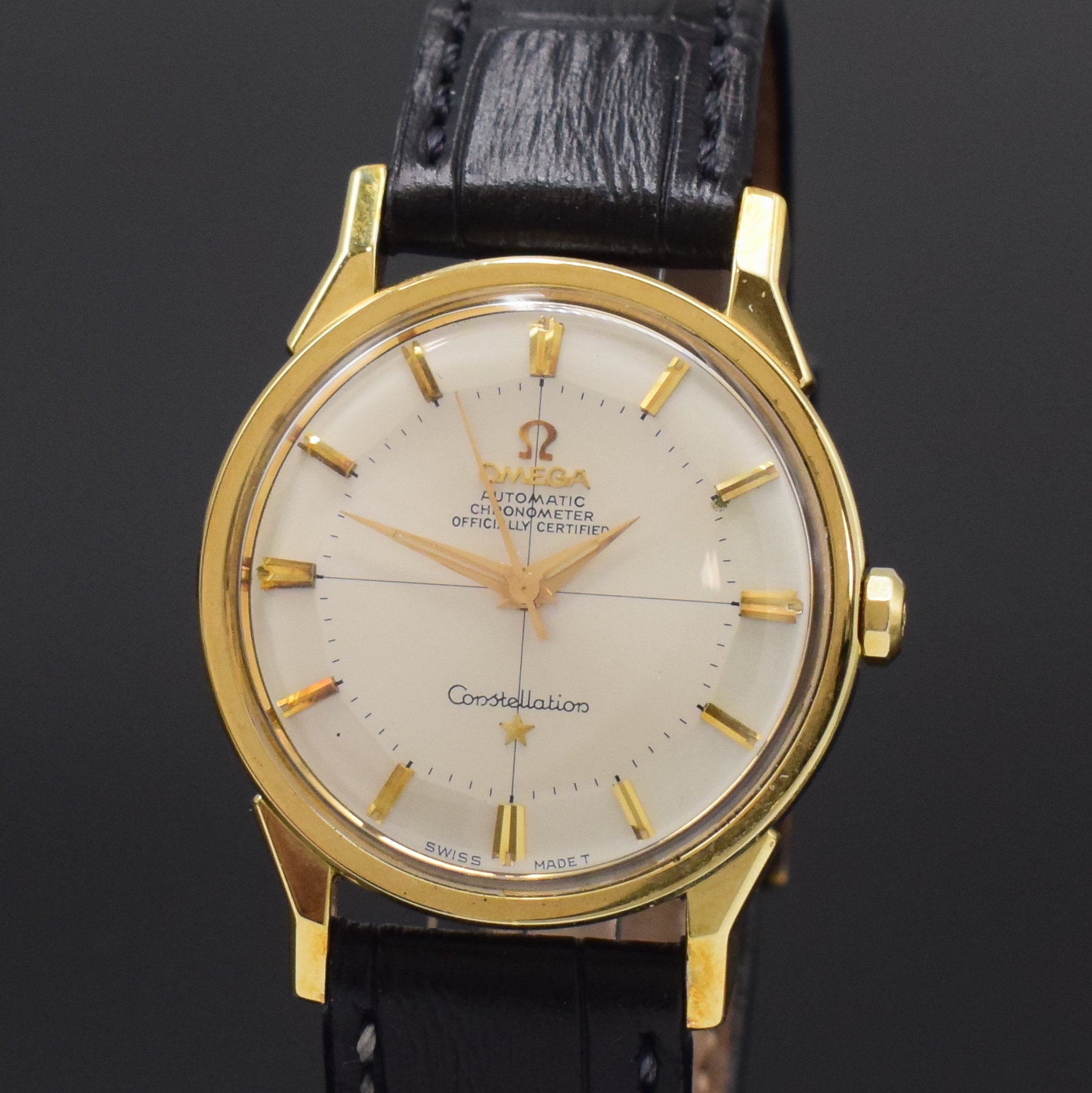 Detail a: OMEGA Herrenarmbanduhr Constellation Chronometer in Stahl/Gold Referenz 167.005, Schweiz um 1967, Automatik, Boden m. Darst. Sternwarte verschr., ...