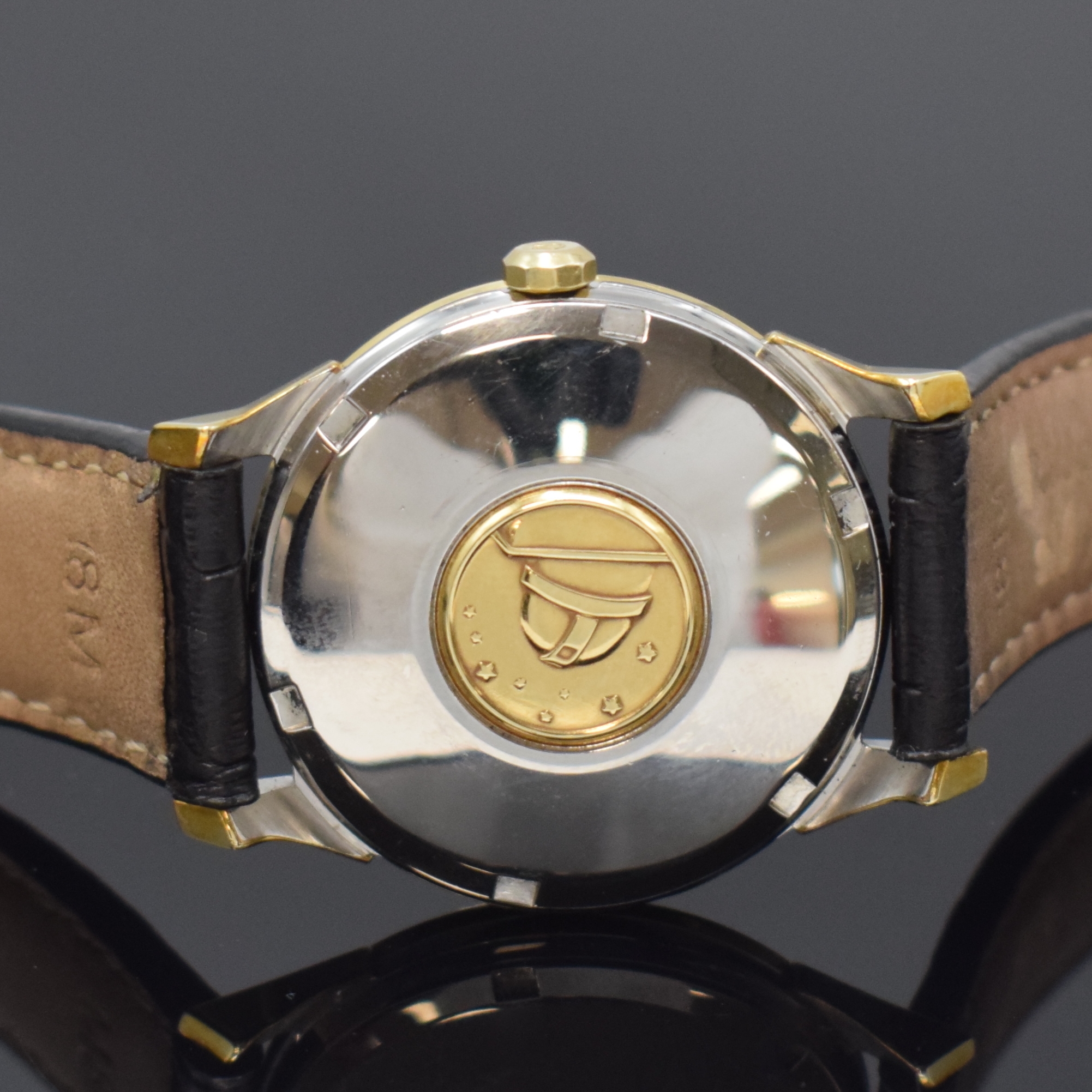 Detail d: OMEGA Herrenarmbanduhr Constellation Chronometer in Stahl/Gold Referenz 167.005, Schweiz um 1967, Automatik, Boden m. Darst. Sternwarte verschr., ...