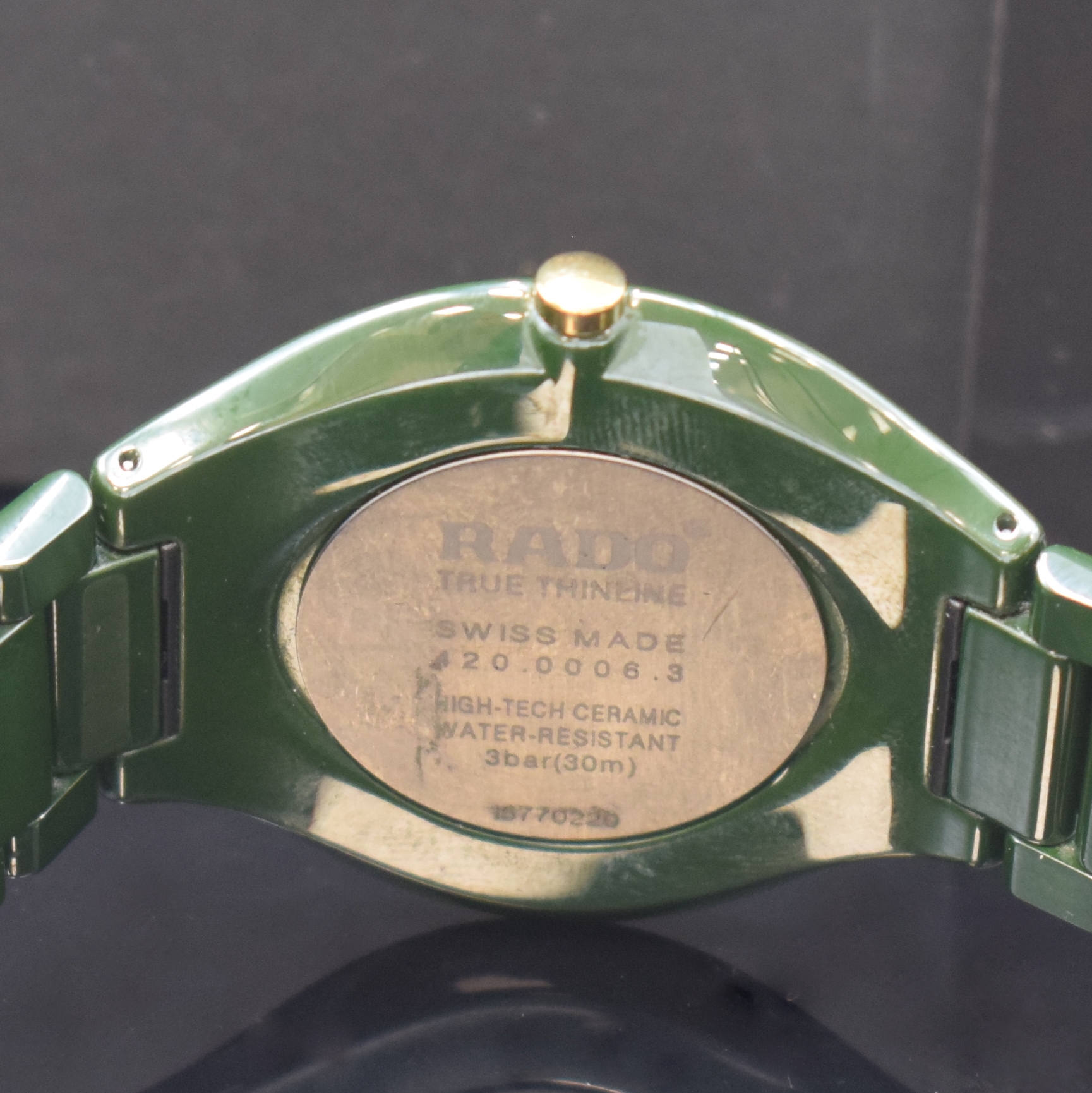 Detail c: RADO True Thinline Herrenarmbanduhr Referenz 420.0006.3, Schweiz verk. lt. beil. Garantie 05/2020, quarz, grünes High-Tech Keramikgeh. inkl. ...