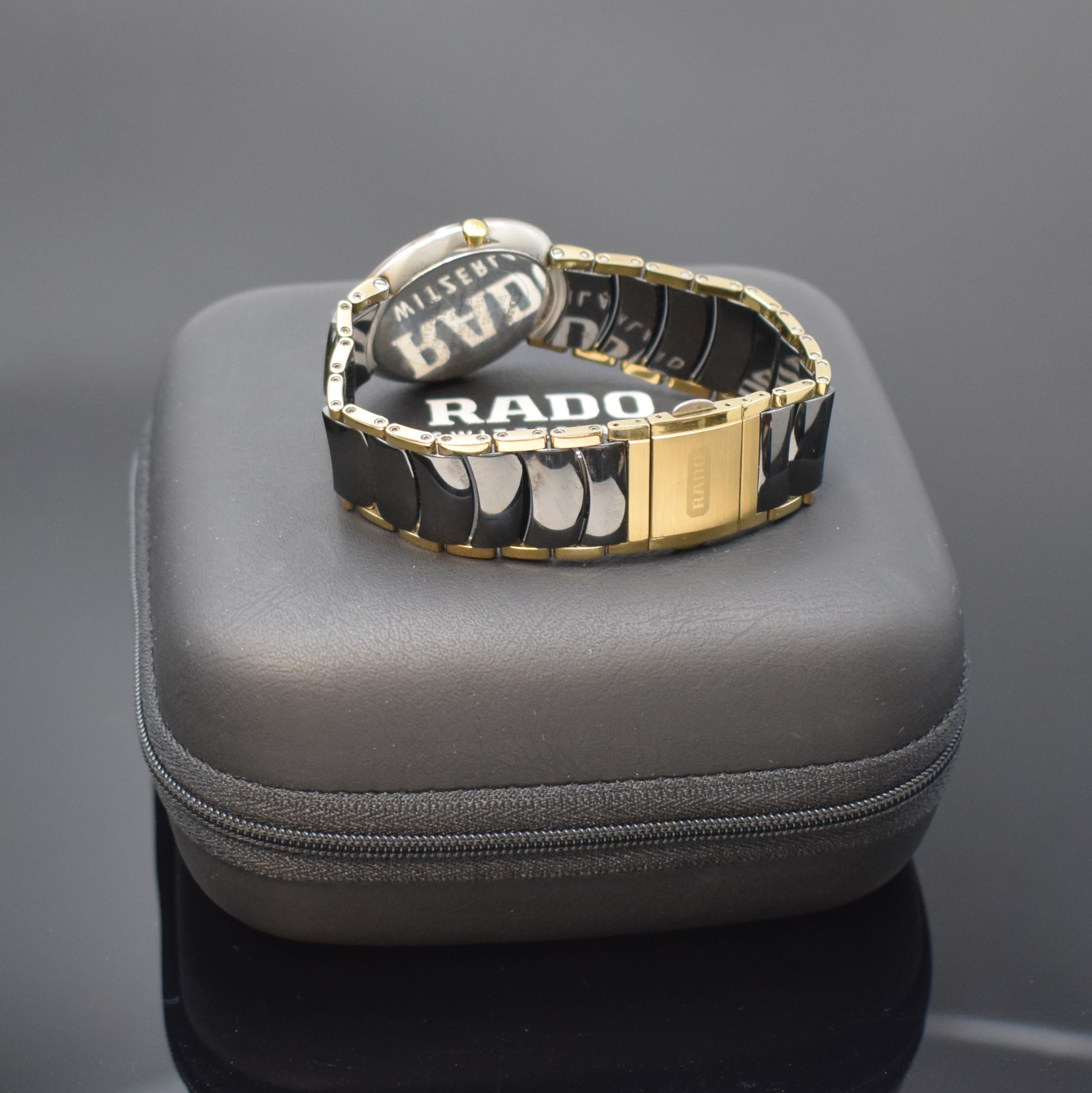 Detail d: RADO Diastar Herrenarmbanduhr Referenz 115.0622.3, Schweiz um 2006, quarz, Edelstahlgeh., Boden aufgedr., Keramik- Gliederband m. dopp. Faltschl. in ...