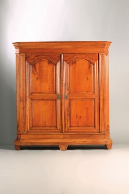 Image 26780660 - Baroque cabinet, probably Palatinate, around 1750/60, solid cherry wood, doors and sides with cushion fillings, lower part with five chronically tapered feet, inside with chest flap, surface polished and waxed, pilaster strips on the sides, polished, orig. Box lock, orig. Fittings, 1 key not entirely functional, worked on frame, approx. 199 x 186 x 62 cm, condition 2