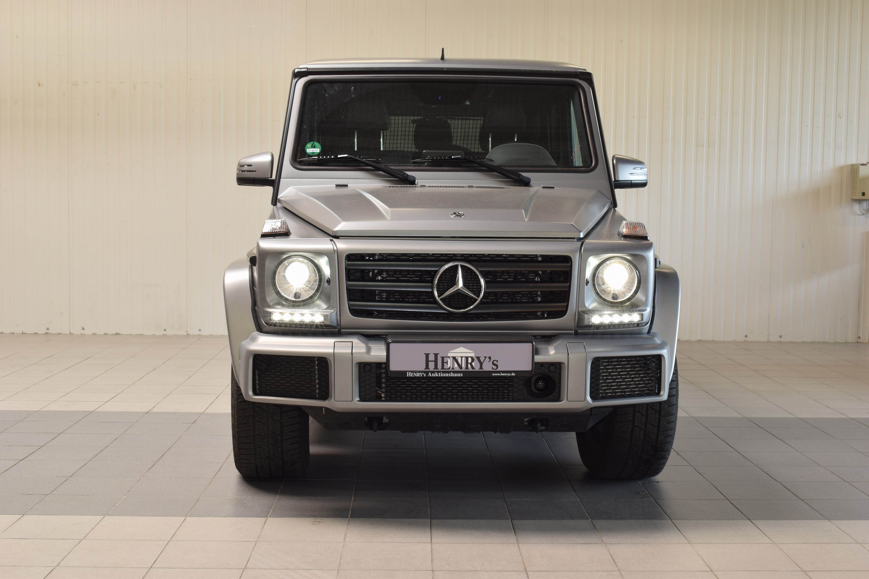 Detail a: Mercedes-Benz G500 Limited Edition, EZ 02/2018, Laufleistung ca. 30.000km , 310kW/421 PS, Automatikgetriebe, Designo Platin Magno Metallic, Leder ...