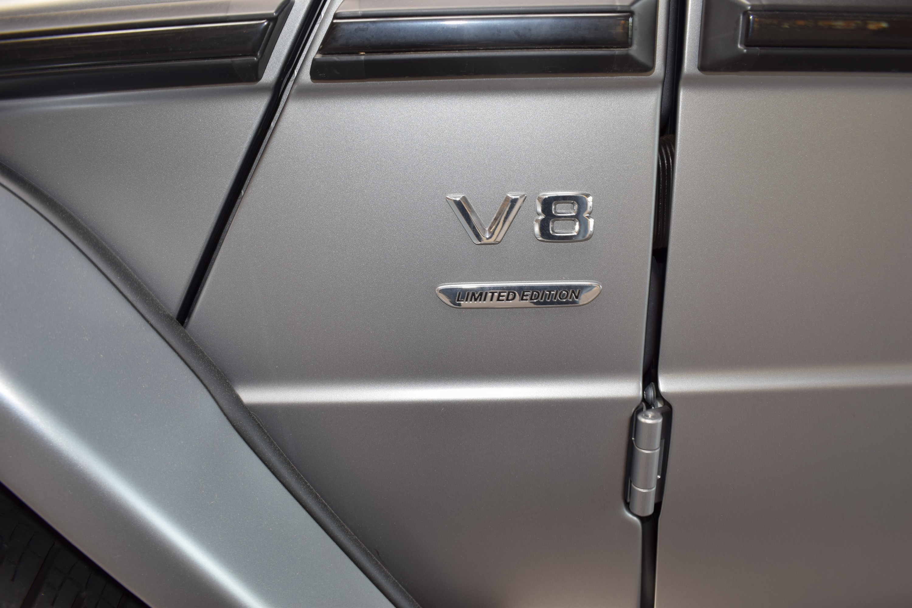 Detail h: Mercedes-Benz G500 Limited Edition, EZ 02/2018, Laufleistung ca. 30.000km , 310kW/421 PS, Automatikgetriebe, Designo Platin Magno Metallic, Leder ...