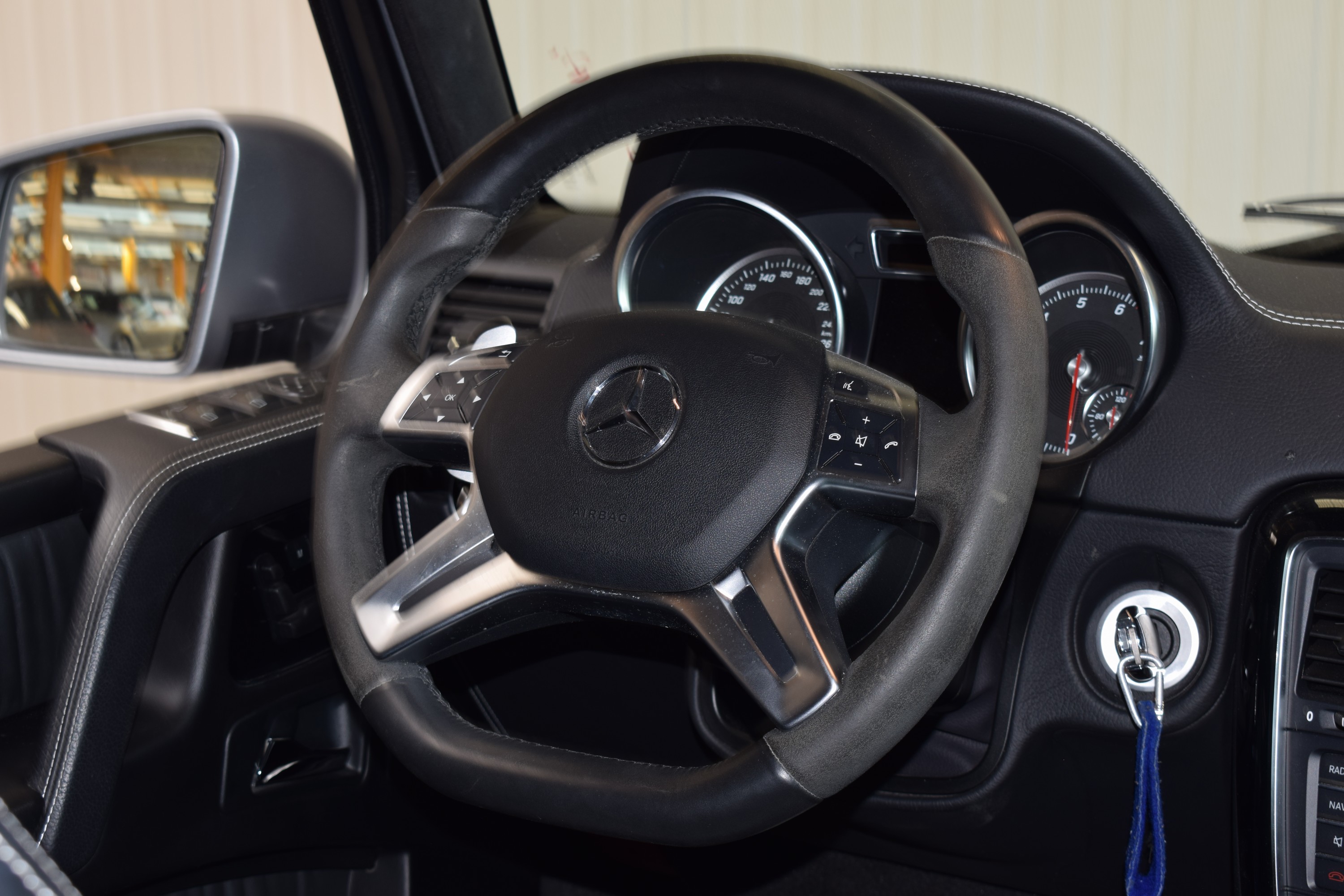 Detail j: Mercedes-Benz G500 Limited Edition, EZ 02/2018, Laufleistung ca. 30.000km , 310kW/421 PS, Automatikgetriebe, Designo Platin Magno Metallic, Leder ...