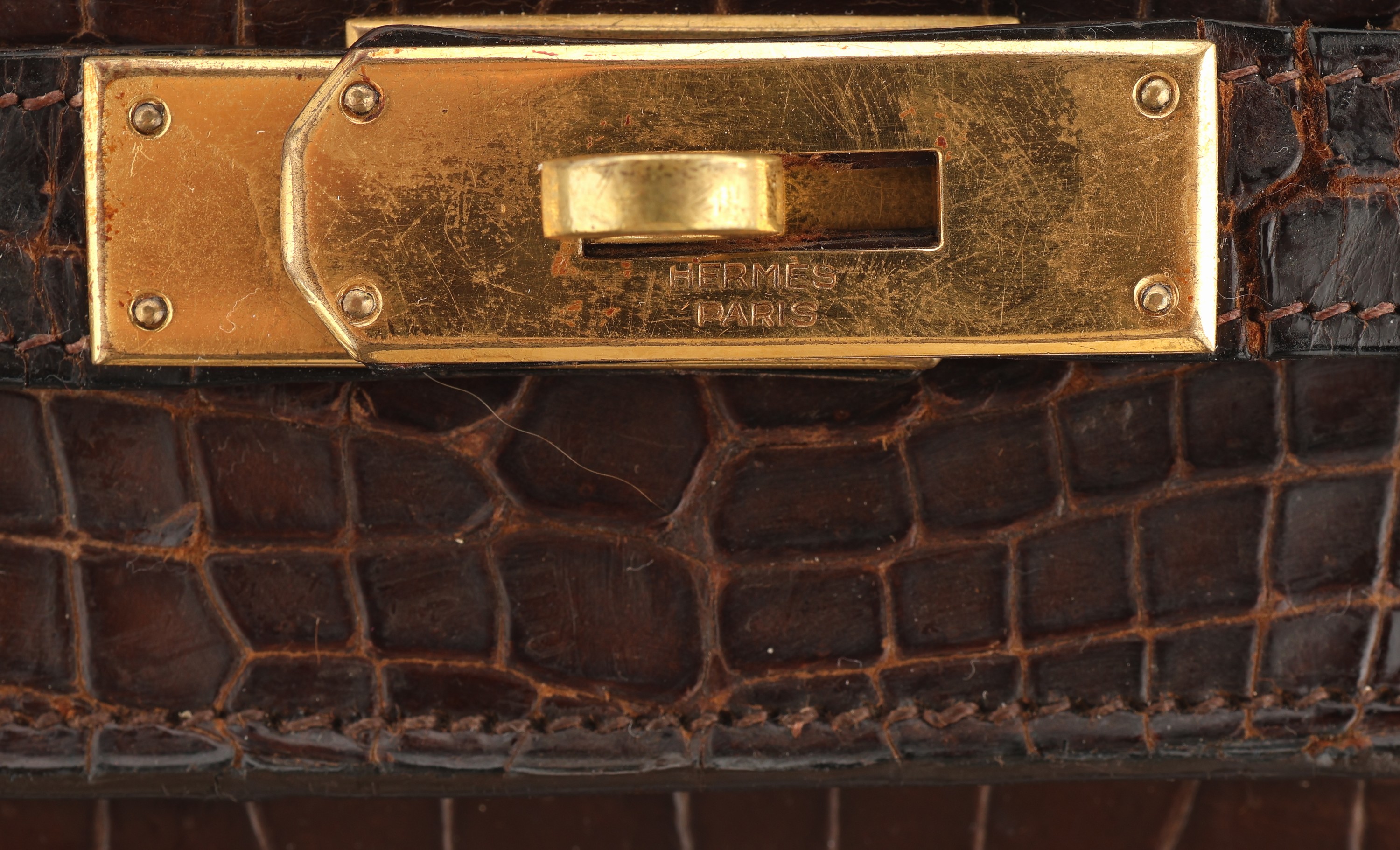 Detail d: Vintage HERMES Kelly Bag, 1960, Shiny Porosus Crocodile in Havanna Braun, Innenaustattung auf feinem Ziegenleder, goldene Hardware, ca. 32 x 11.5 x ...
