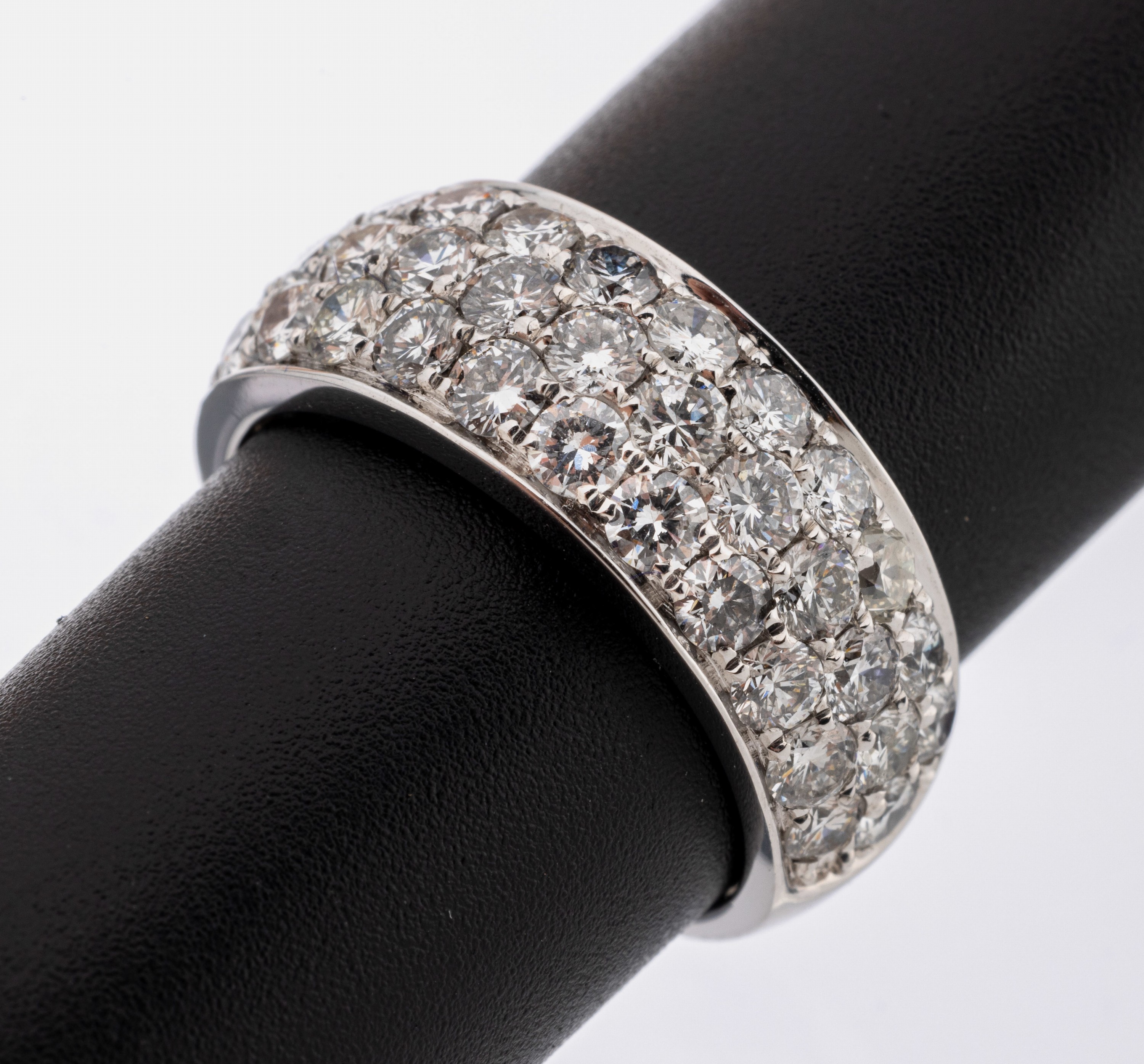 14 kt Gold Brillant-Ring, WG 585/000, Brillanten zus. ca. 2.59 ct Weiß/si, RW 55, ca. 5.5 g