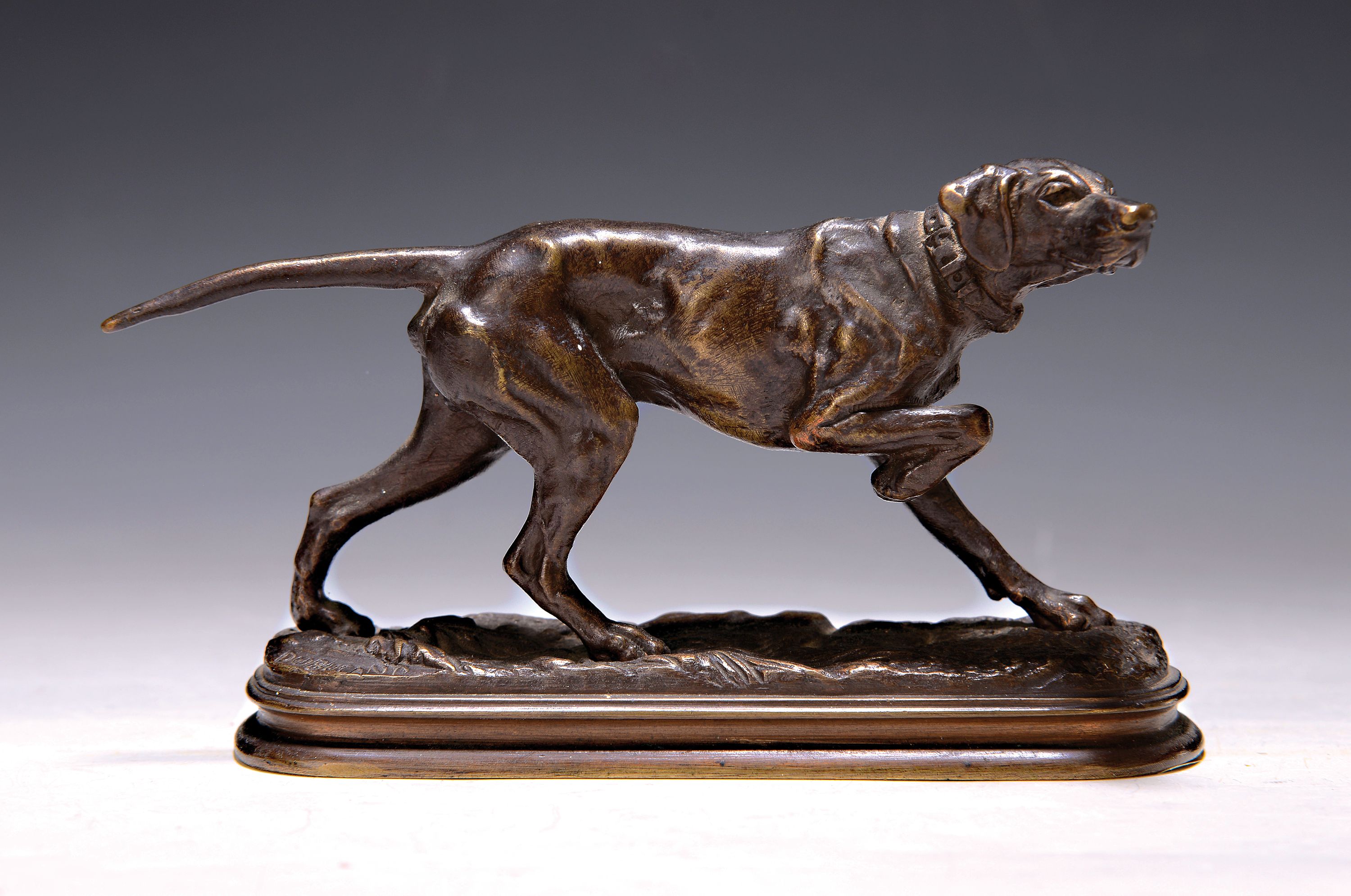 Alfred Dubucand, 1828 - 1894, Bronzeskulptur, Jagdhund, signiert, ca. 9 x 18 cm
