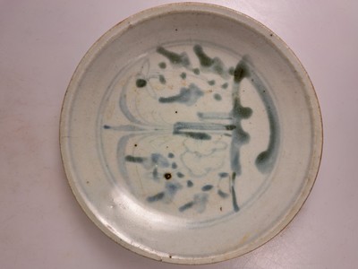 26781727d - 2 plates and two bowls, wooden sculpture, China, Ming Dynasty and 18th century, blue painting, plate with fish decoration and style. Landscape, diameter approx. 13.5 cm, crests with floral decoration, one with a hairline crack, one chip, diameter approx. 14 cm, all with traces of age, plus a wooden sculpture of an official, carved, remains of an old version, 19th century, height approx. 22cm