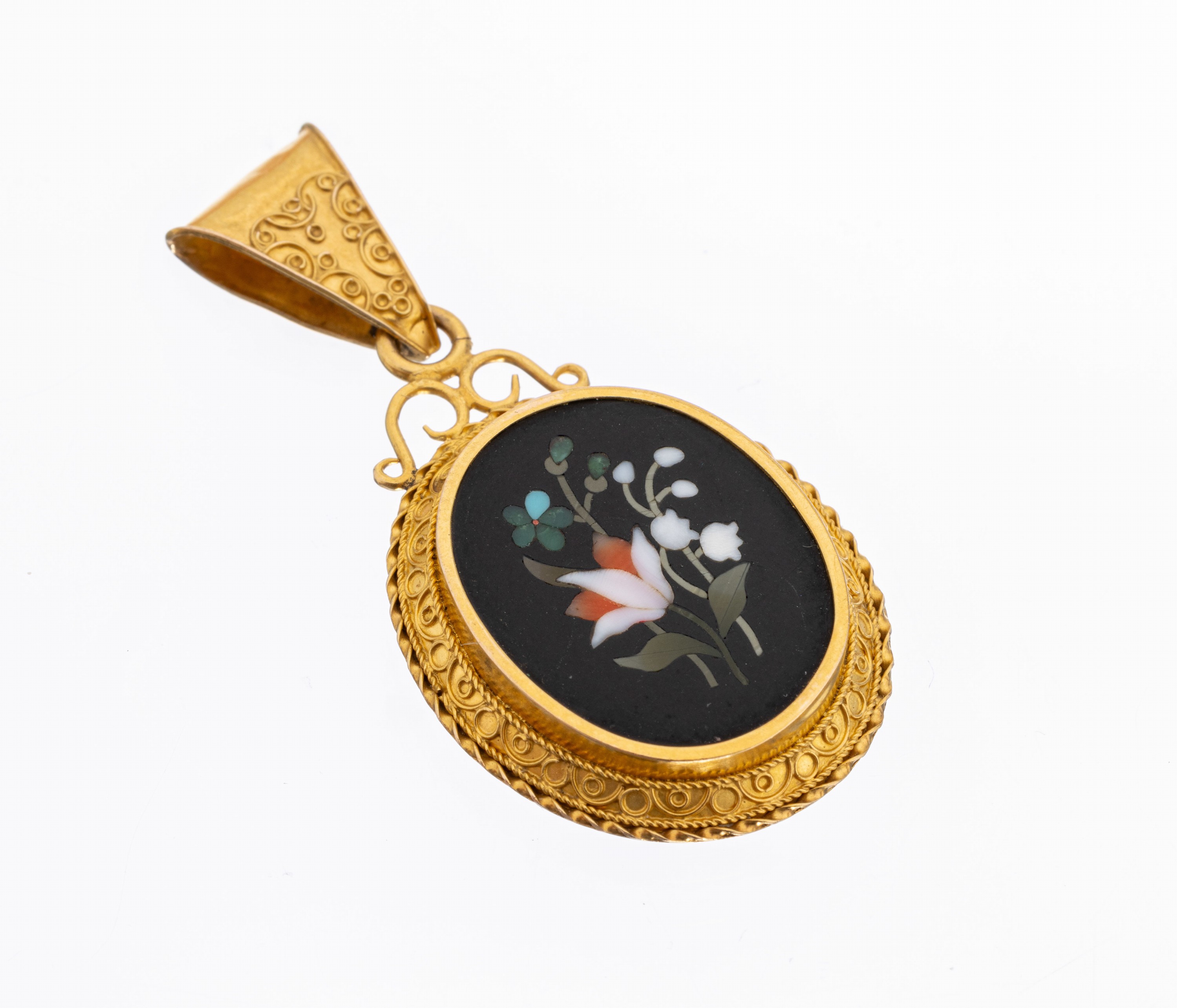 14 kt Gold Medaillonanhänger mit Pietra Dura Einlage, um 1880, GG 585/000, florale Pietra Dura, aufw. verz., Kordelrandverz., rs.verglast, ...