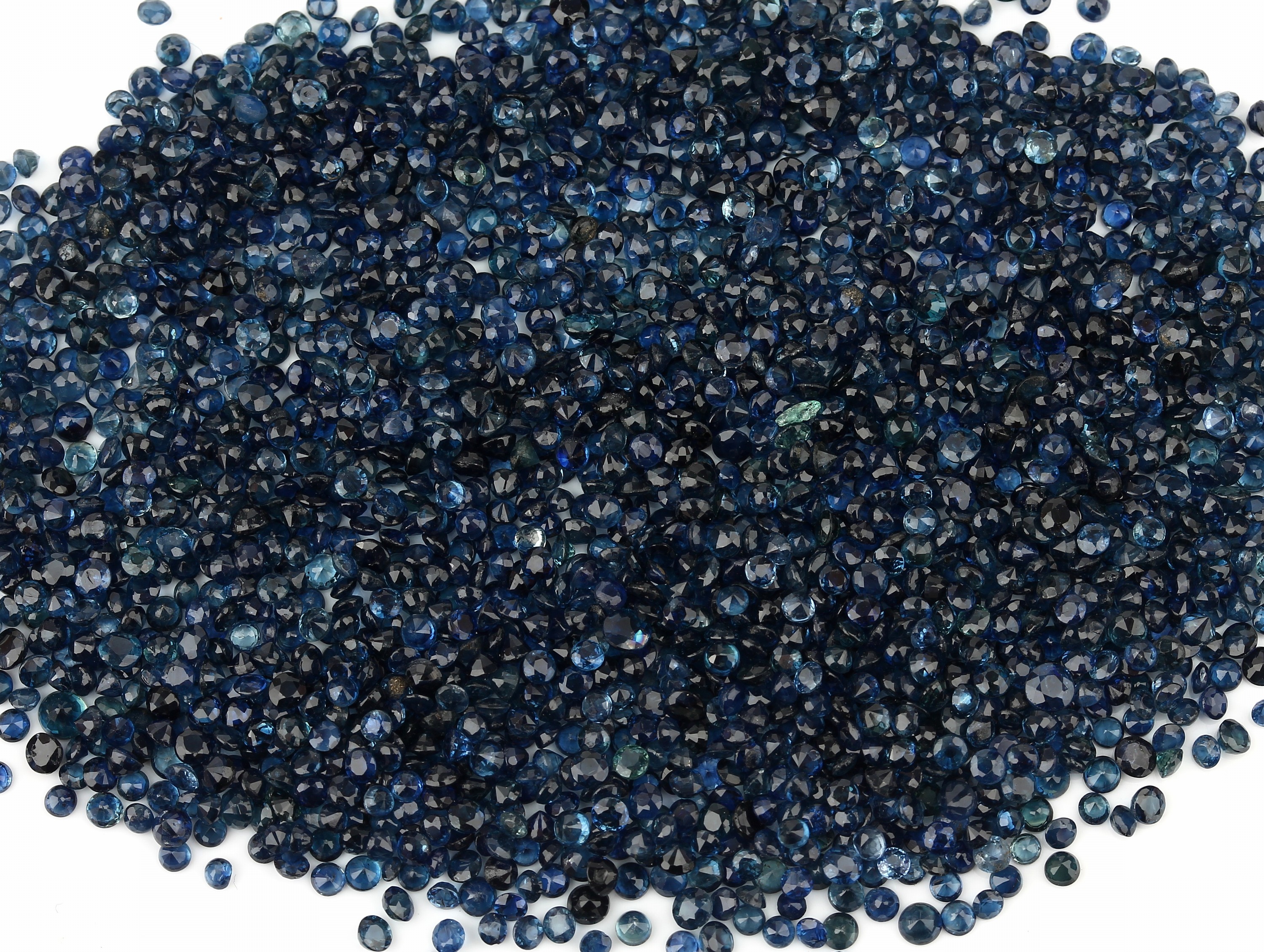 Lot lose Saphire zus. ca. 100.0 ct, rundfacett.