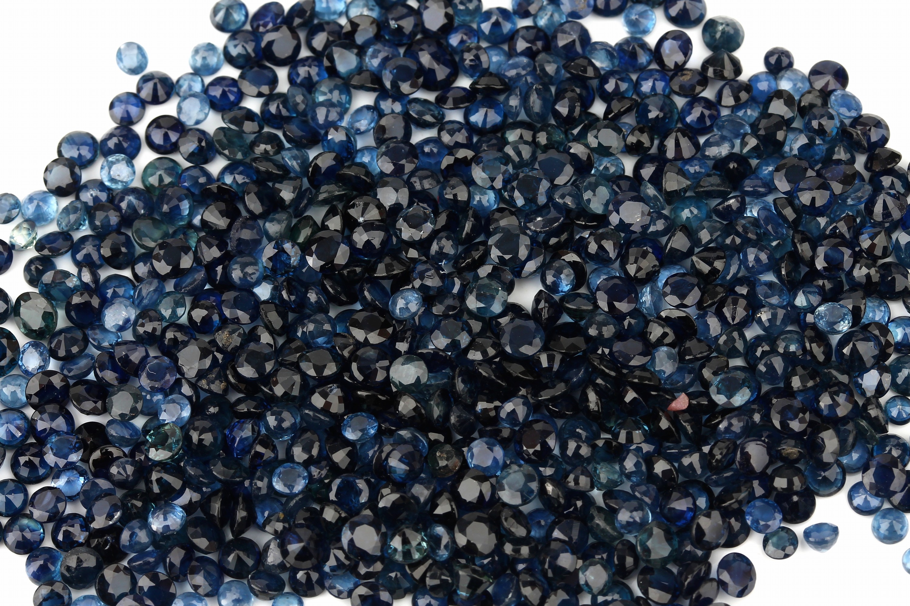 Lot lose Saphire zus. ca. 100.0 ct, rundfacett.