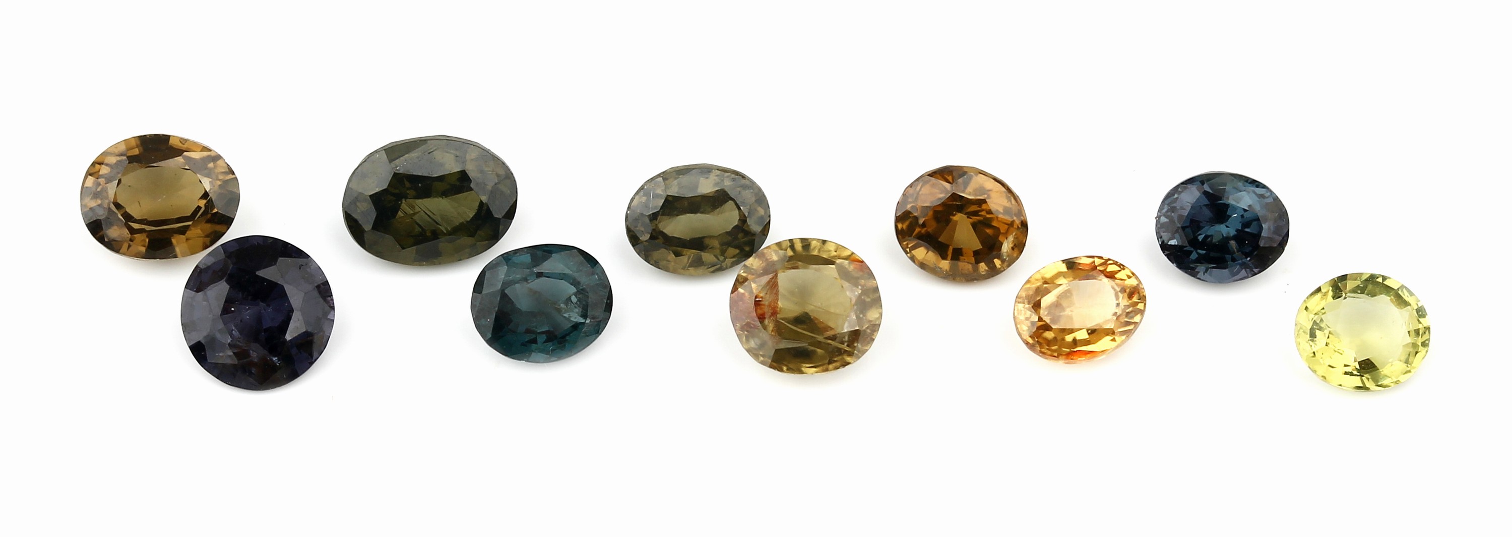 Lot 10 lose Zirkone zus. ca. 15.24 ct, rund- und ovalfacett., versch. Farben