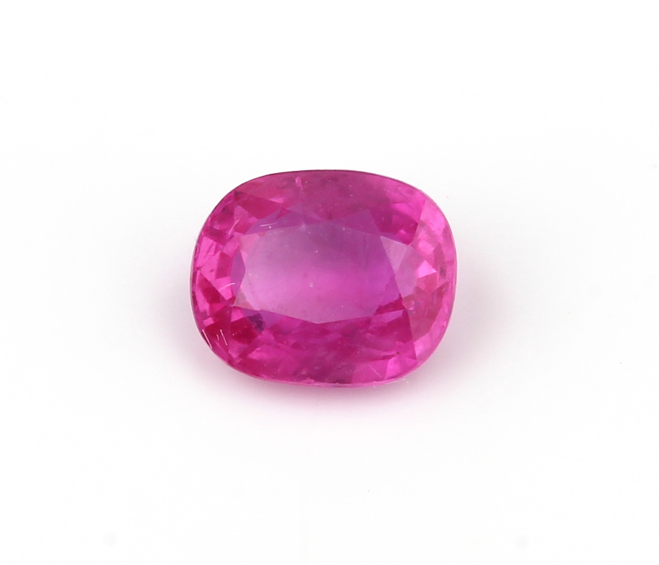 Detail c: Lot lose pinkfarb. Saphire und Rubine zus. ca. 3.30 ct, rund- und ovalfacett.