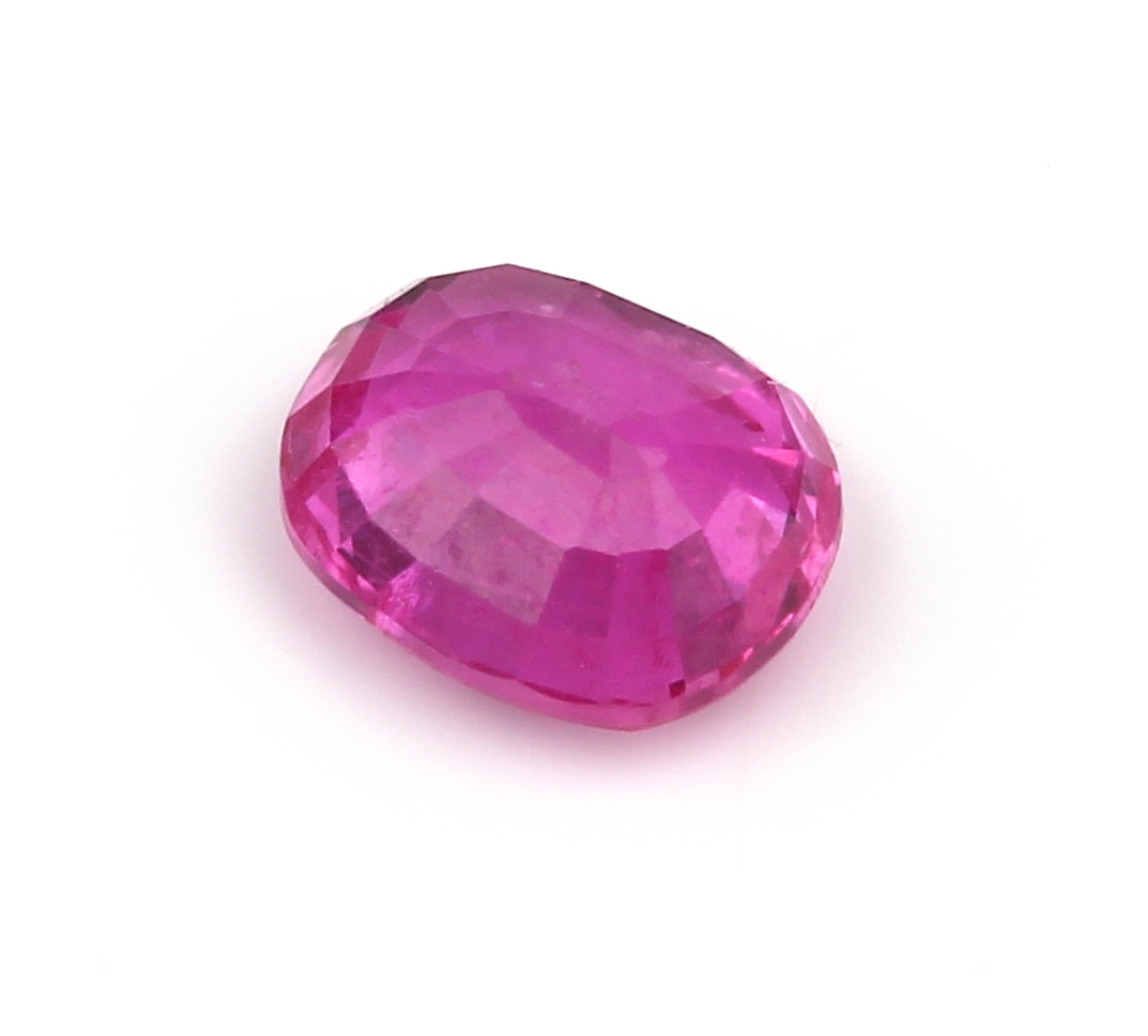 Detail d: Lot lose pinkfarb. Saphire und Rubine zus. ca. 3.30 ct, rund- und ovalfacett.