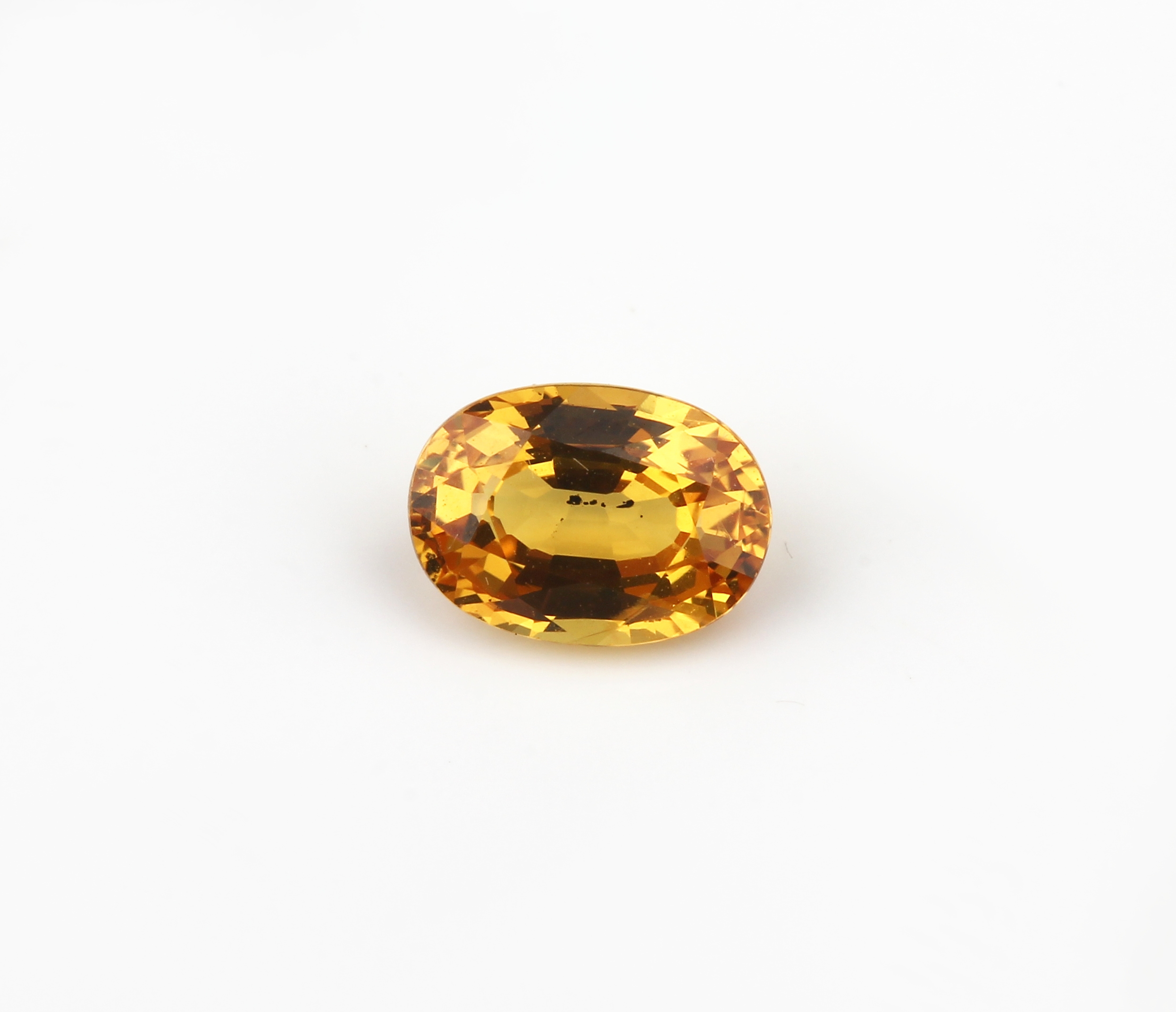 Detail b: Konvolut 8 lose Saphire zus. ca. 7.97 ct, ovalfacett., rundfacett., Karree, versch. Farben
