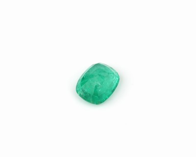26781934a - Loose emerald in cushion-cut approx. 1.37 ct