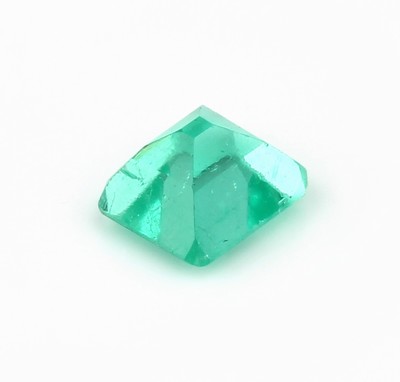 26781989a - Loose emerald square approx. 0.95 ct, approx. 6x5x4 mm