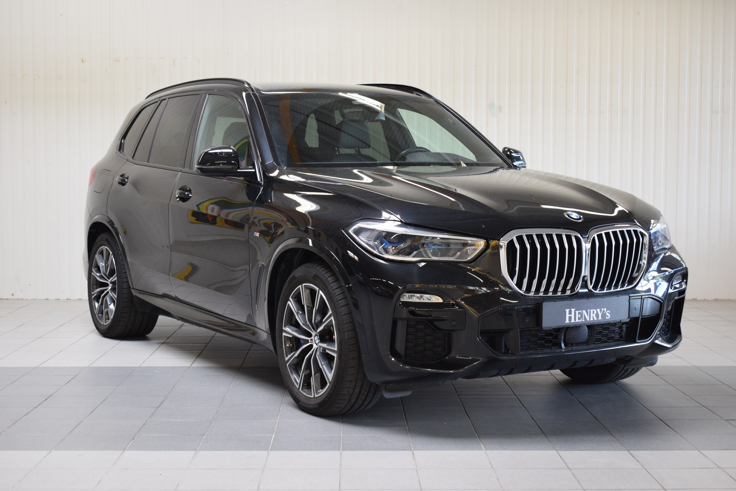 BMW X5 45e M-Sportpaket, EZ 09/2020, Laufleistung 56.450 km, 1.Hand, 210 kW/285 PS,Automatikgetriebe, saphirschwarzmetallic, Leder Vernasca ...