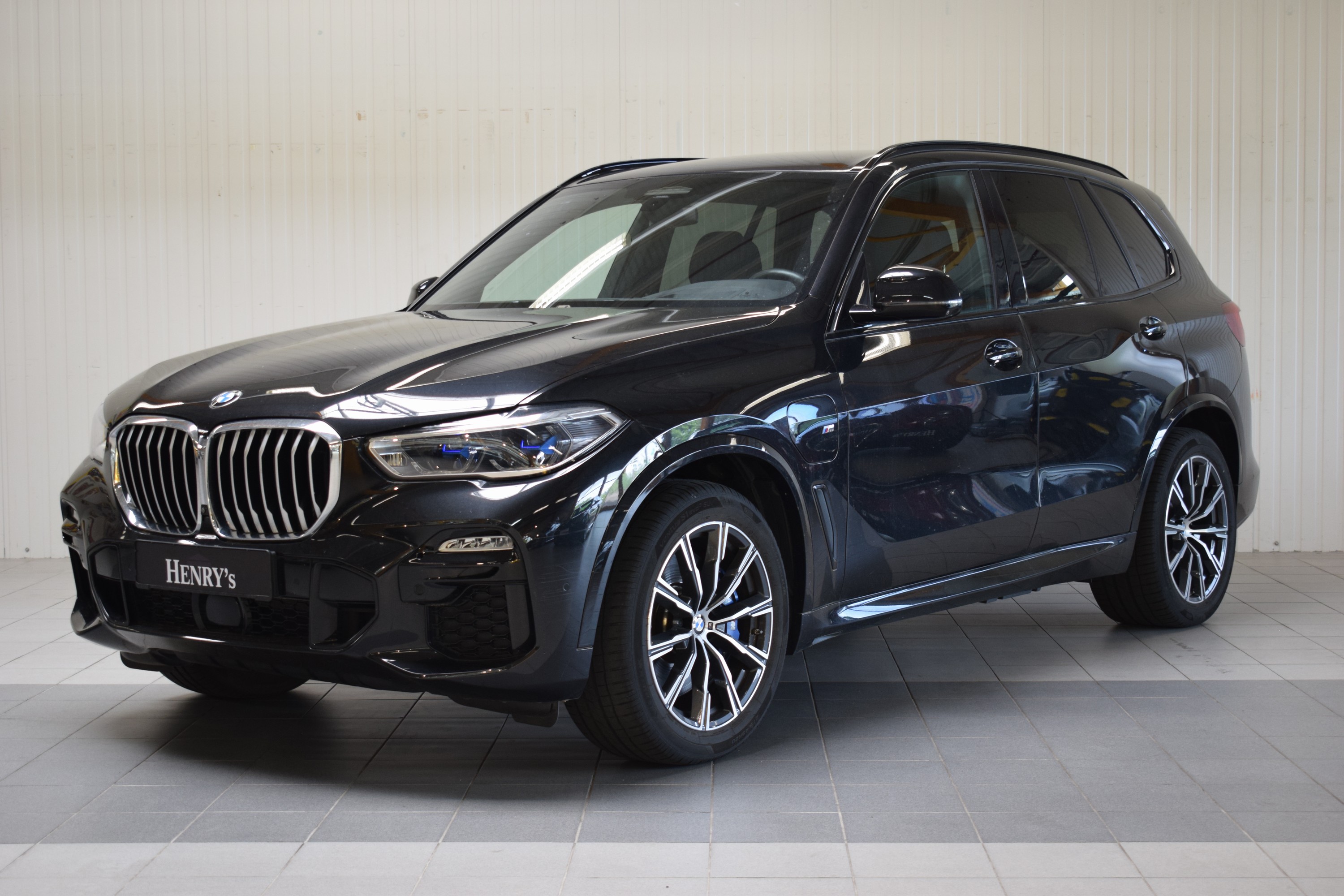 Detail b: BMW X5 45e M-Sportpaket, EZ 09/2020, Laufleistung 56.450 km, 1.Hand, 210 kW/285 PS,Automatikgetriebe, saphirschwarzmetallic, Leder Vernasca ...