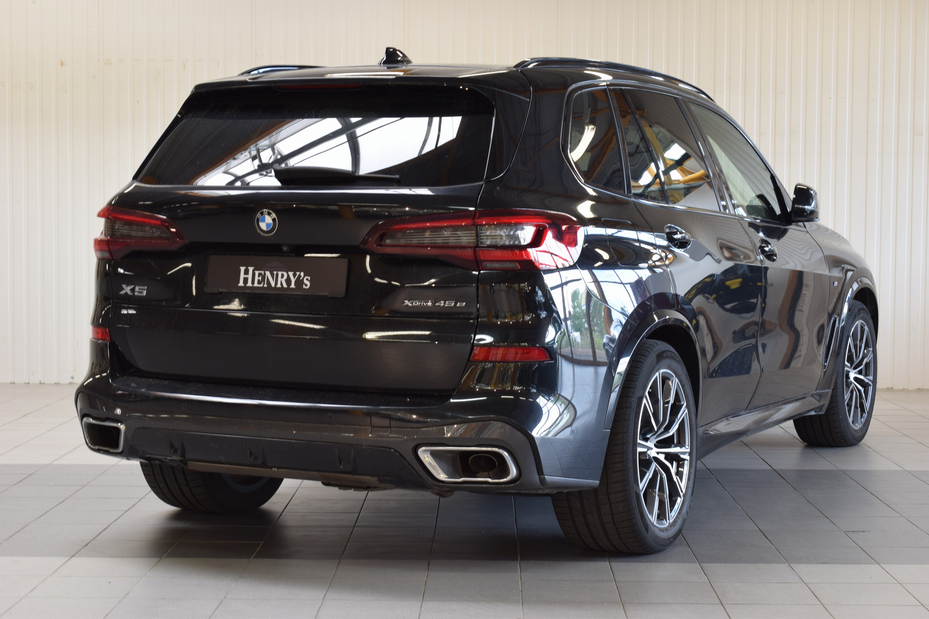Detail e: BMW X5 45e M-Sportpaket, EZ 09/2020, Laufleistung 56.450 km, 1.Hand, 210 kW/285 PS,Automatikgetriebe, saphirschwarzmetallic, Leder Vernasca ...