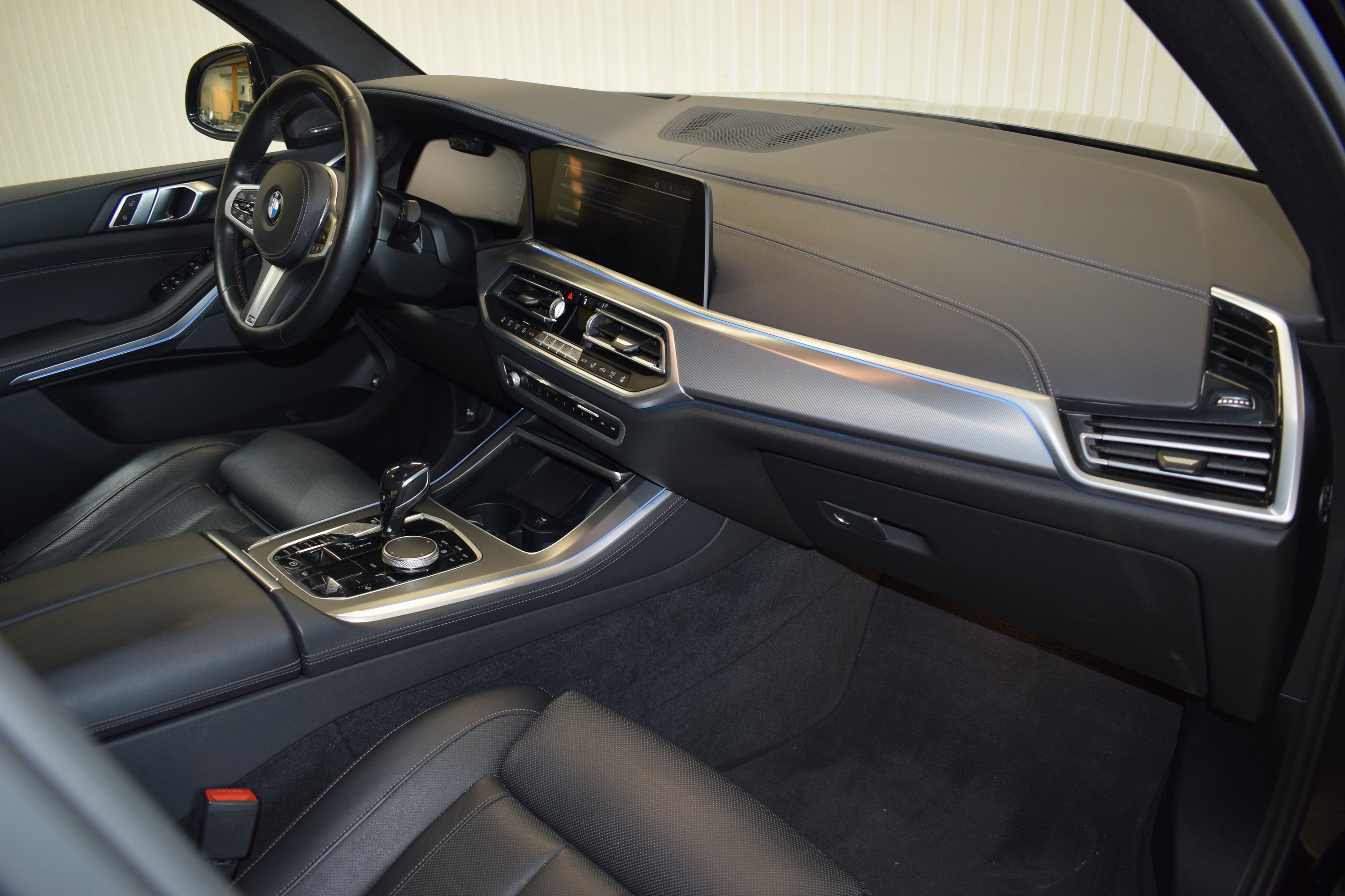 Detail g: BMW X5 45e M-Sportpaket, EZ 09/2020, Laufleistung 56.450 km, 1.Hand, 210 kW/285 PS,Automatikgetriebe, saphirschwarzmetallic, Leder Vernasca ...
